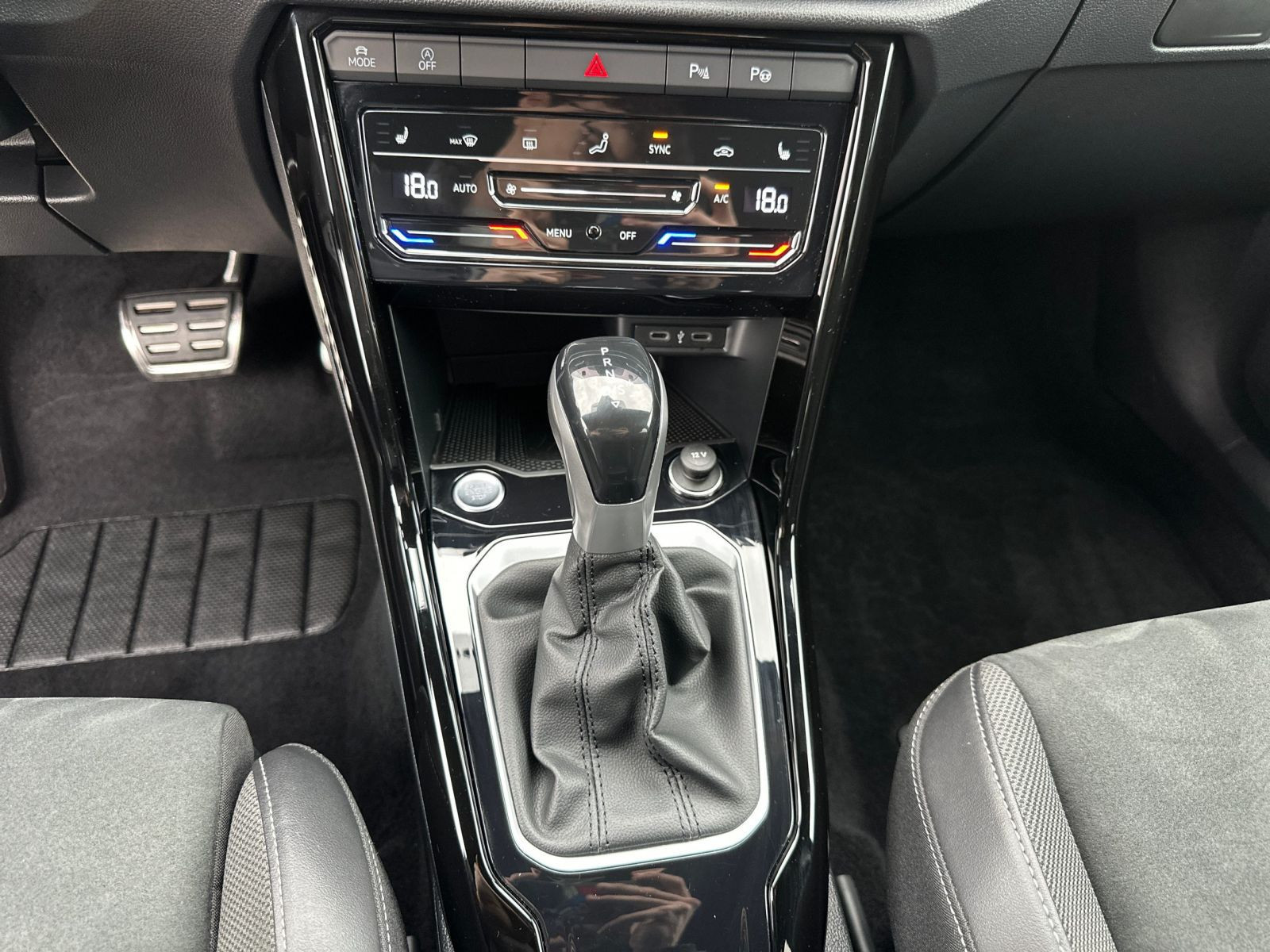 Volkswagen - T-Roc_16