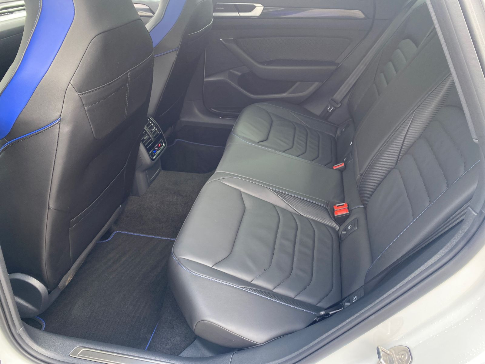 Volkswagen - Arteon_14