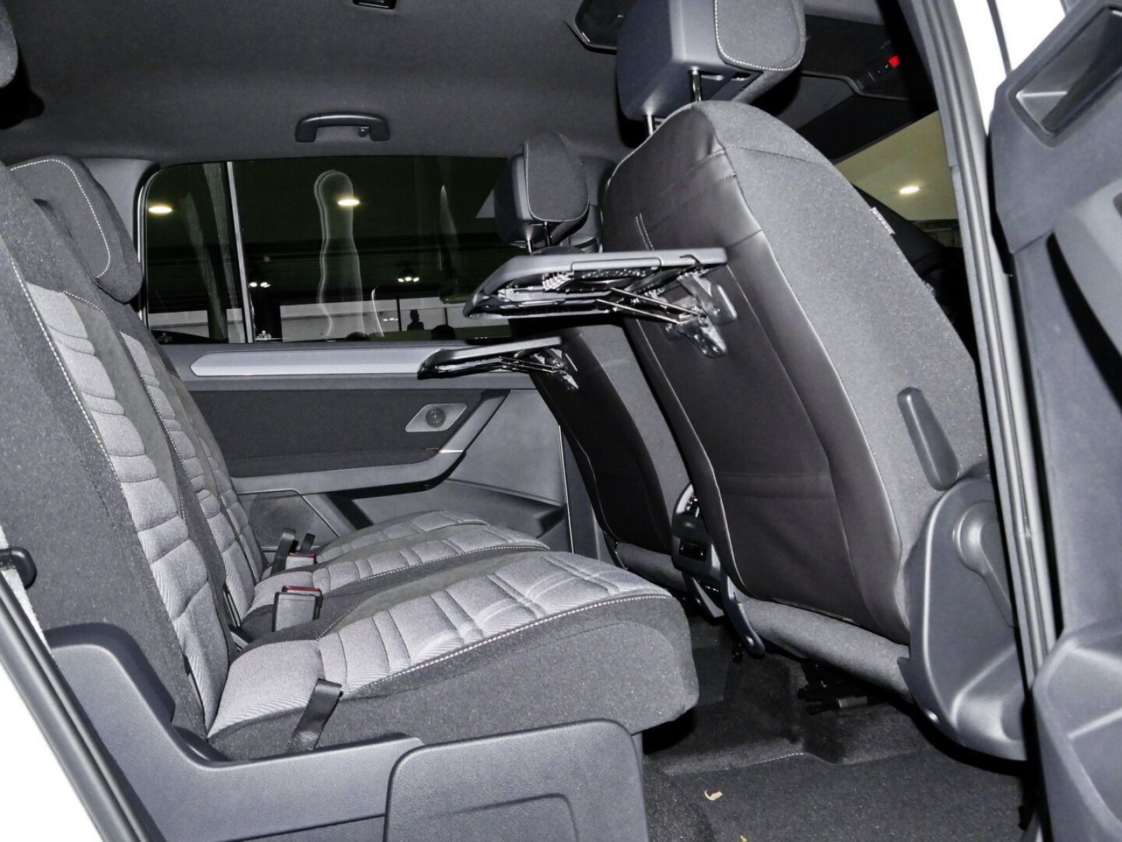 Volkswagen - Touran_9