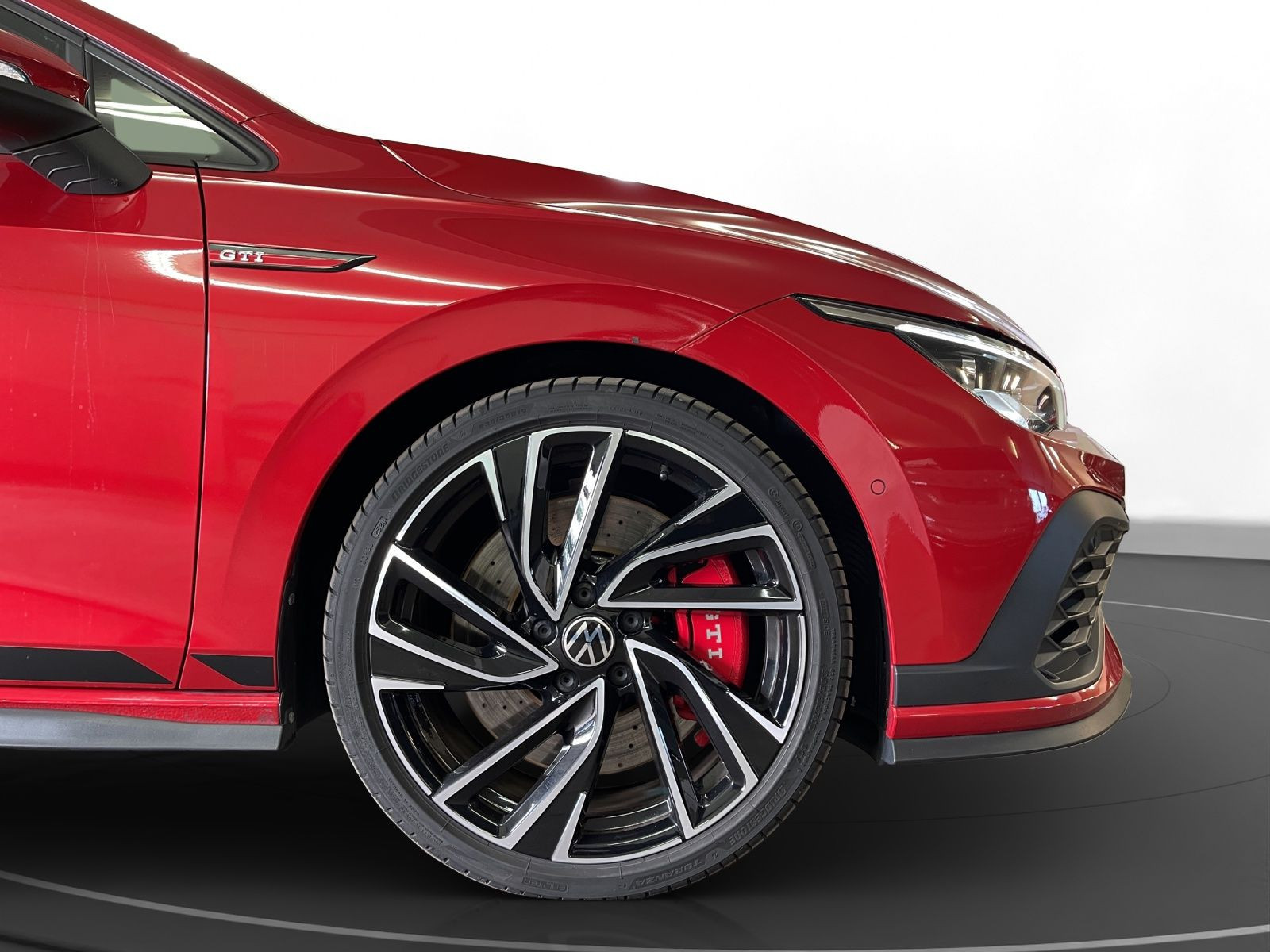 Volkswagen - Golf GTI_15
