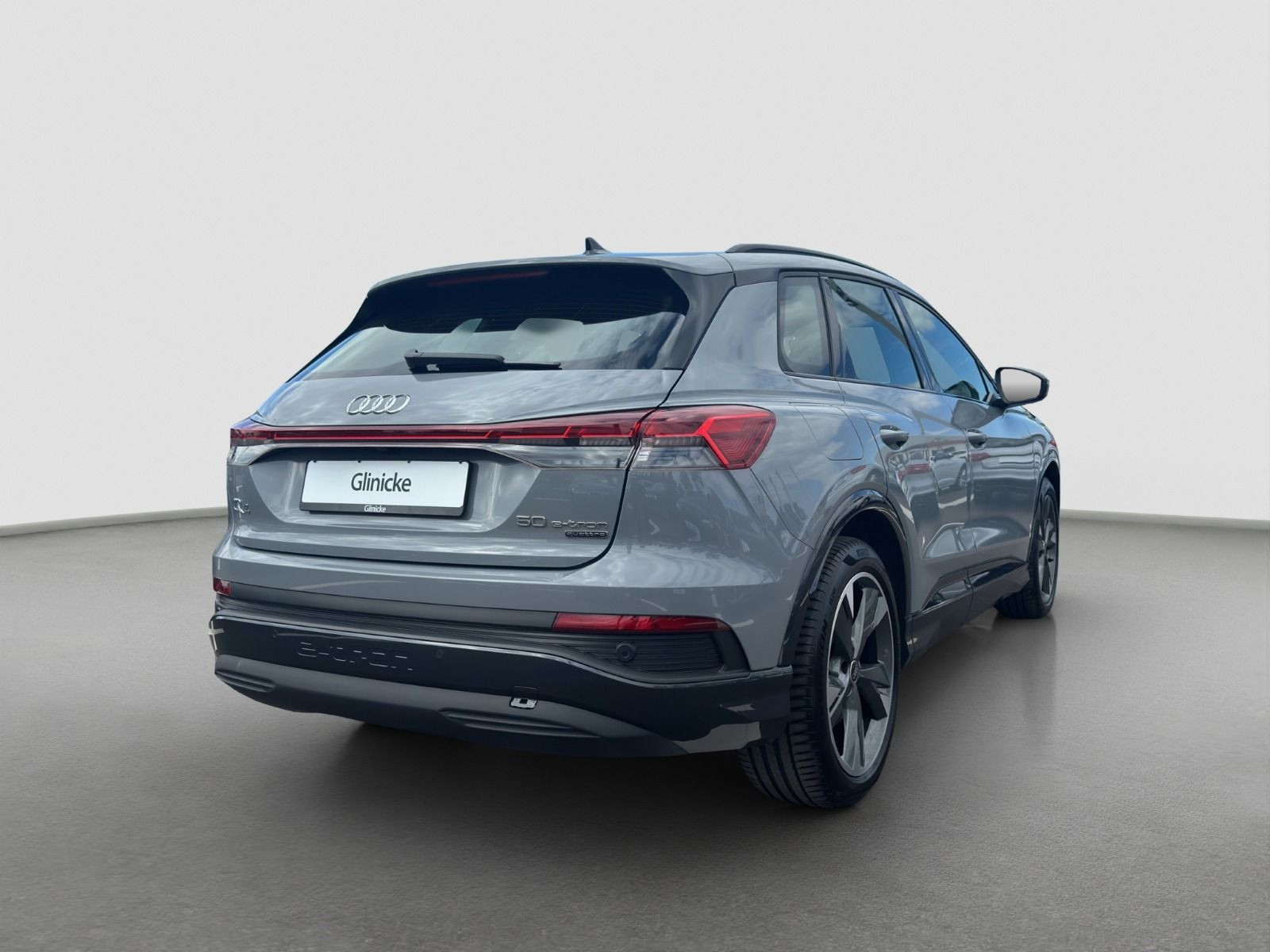 Audi - Q4_6