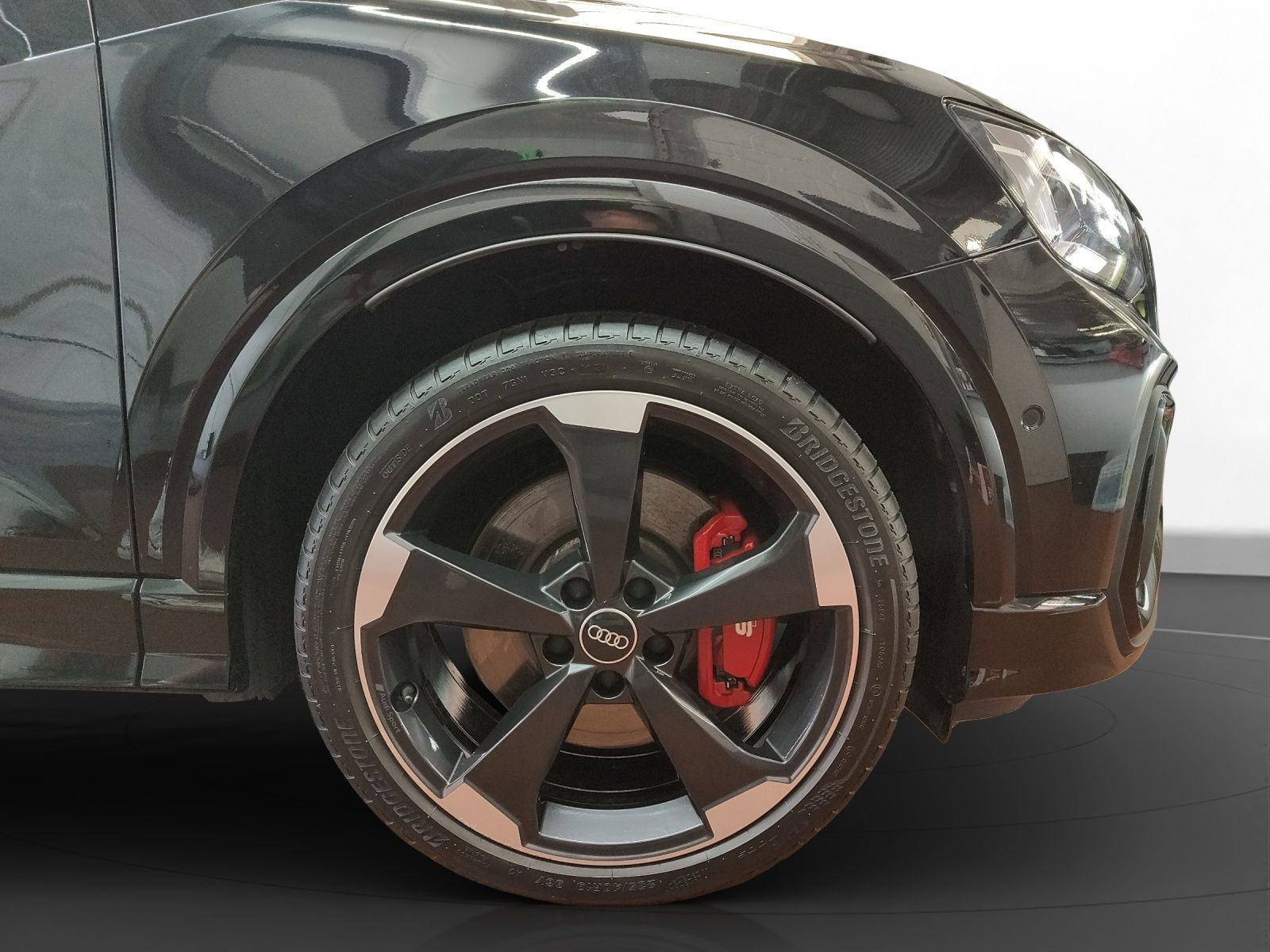 Audi - SQ2_13
