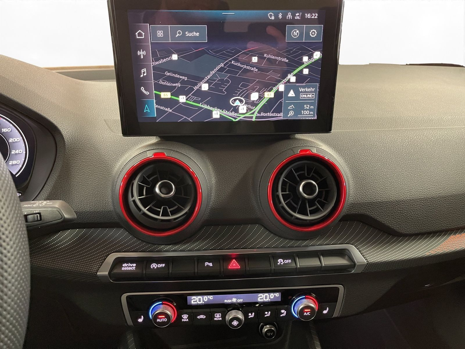 Audi - Q2_8