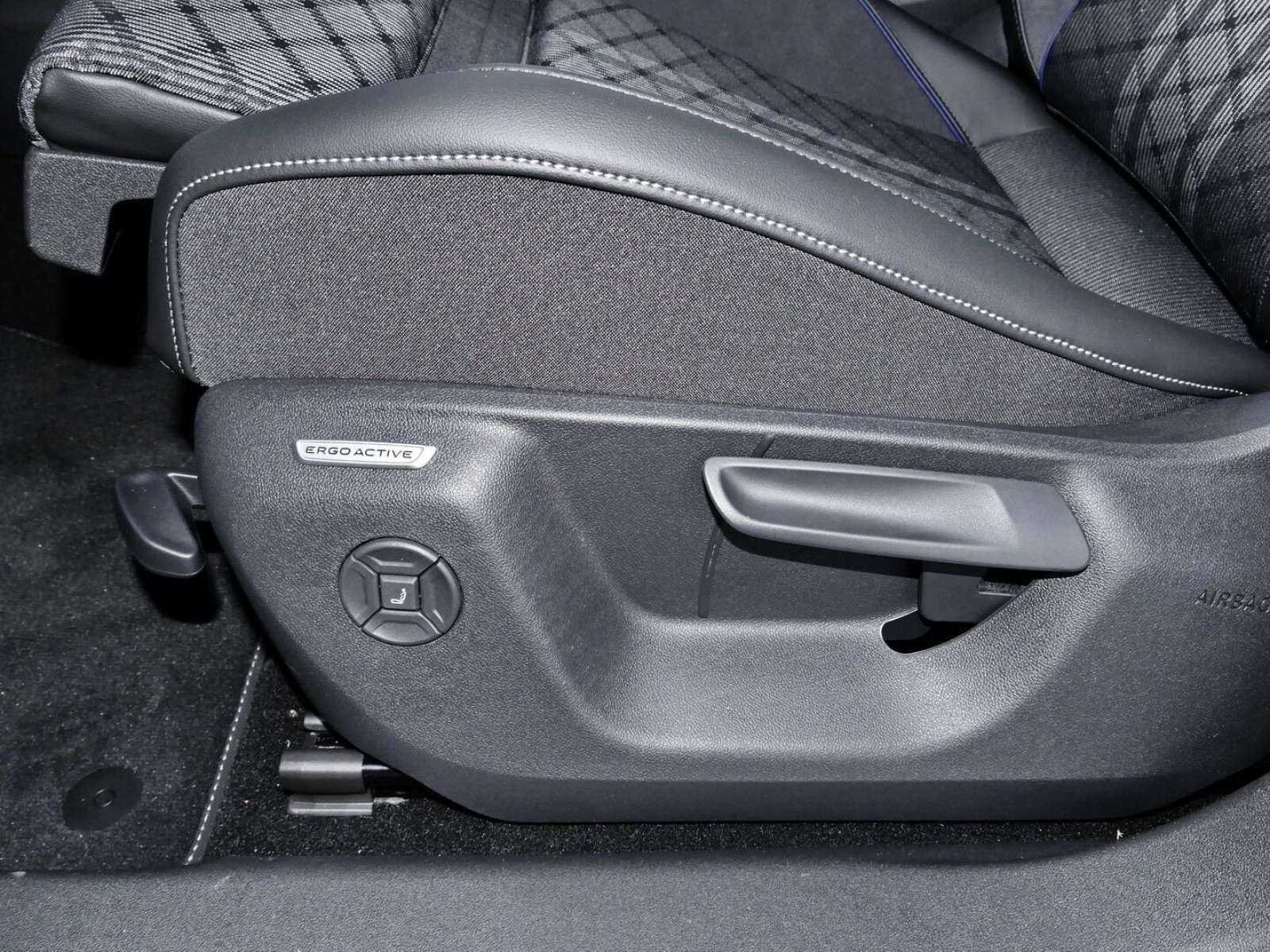 Volkswagen - Tiguan_13