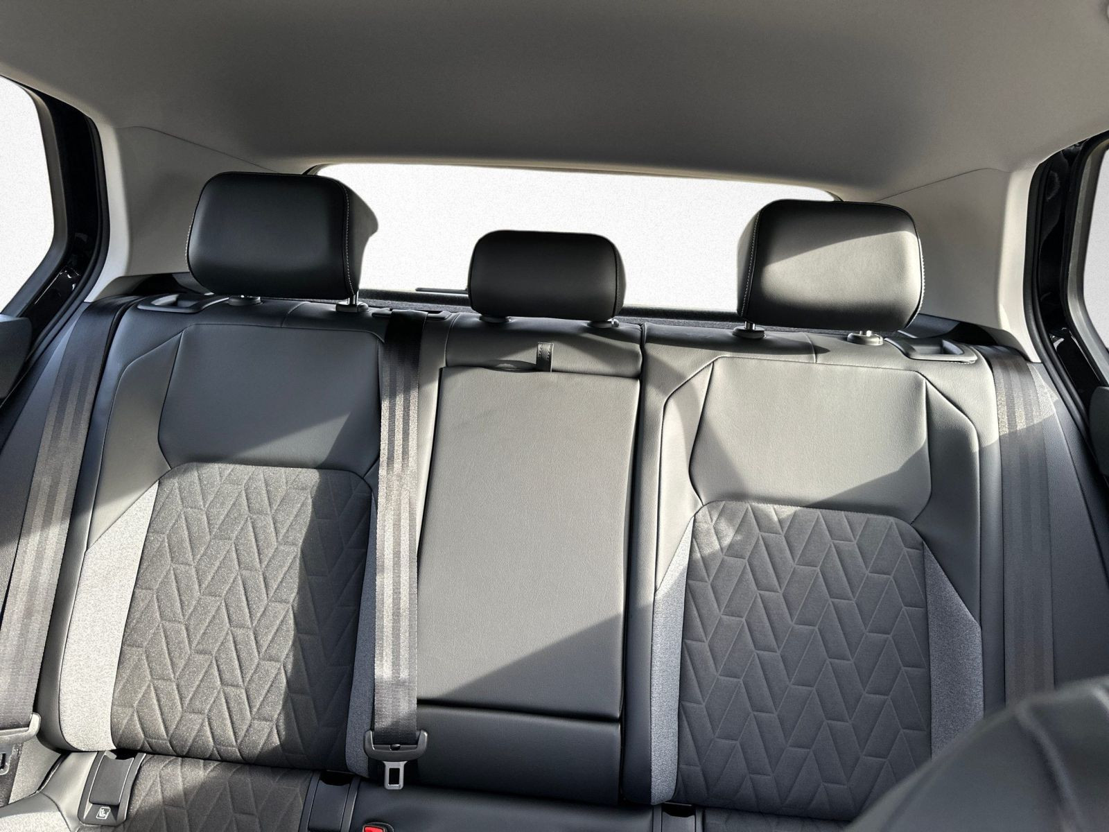 Volkswagen - Golf_11