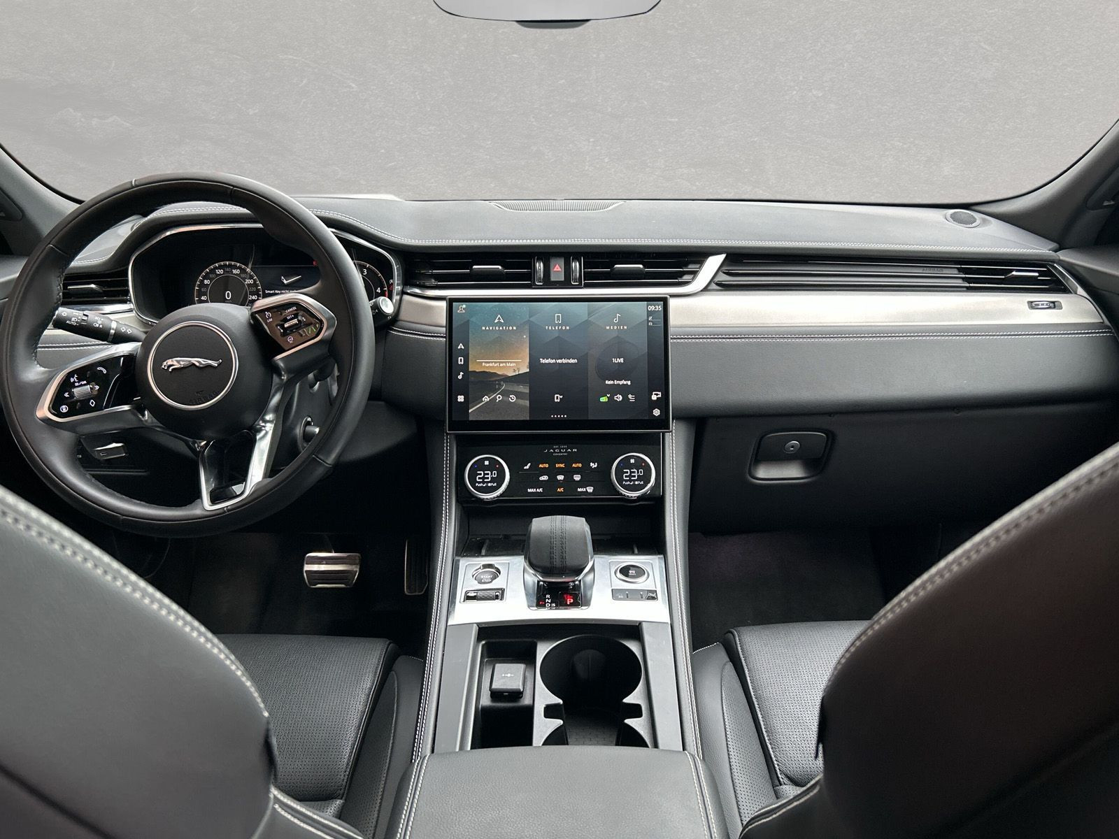 Jaguar - F-Pace_4