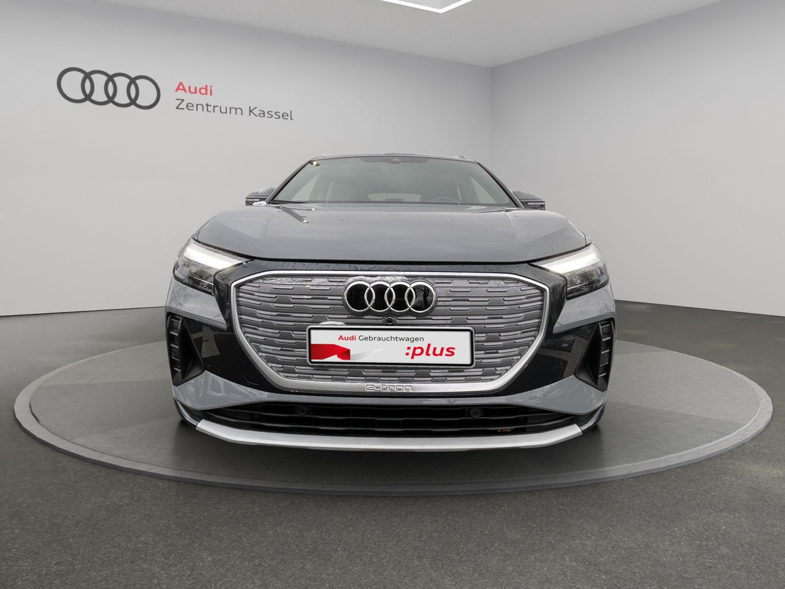 Audi - Q4_10