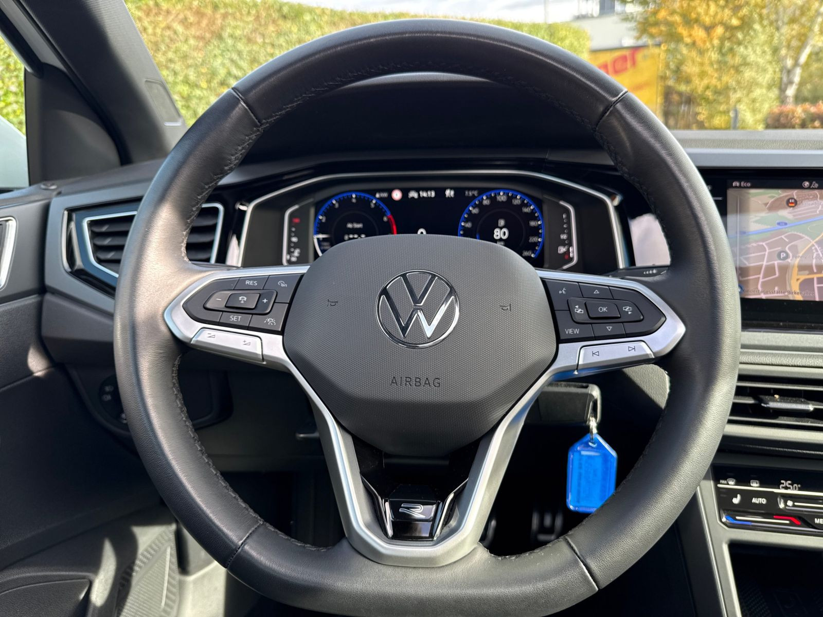 Volkswagen - Polo_11