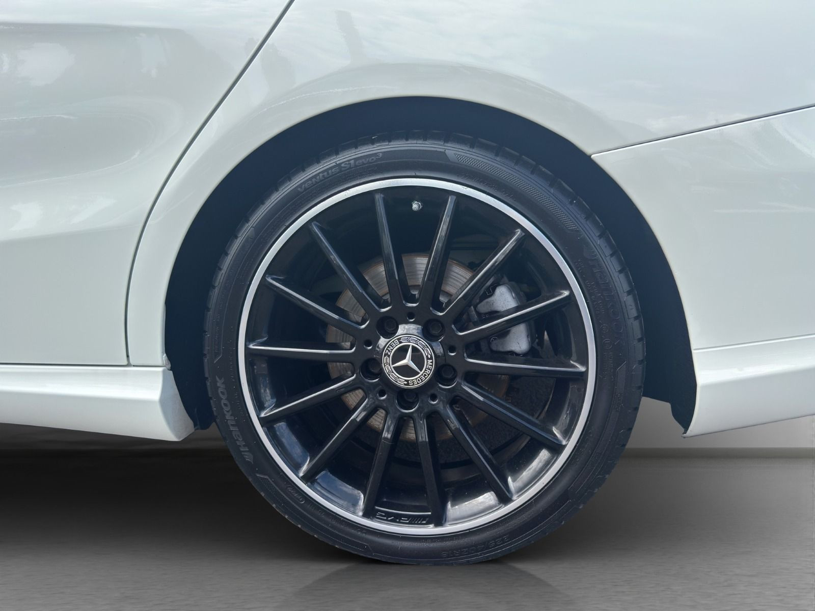 Mercedes-Benz - CLA 200 Shooting Brake_16