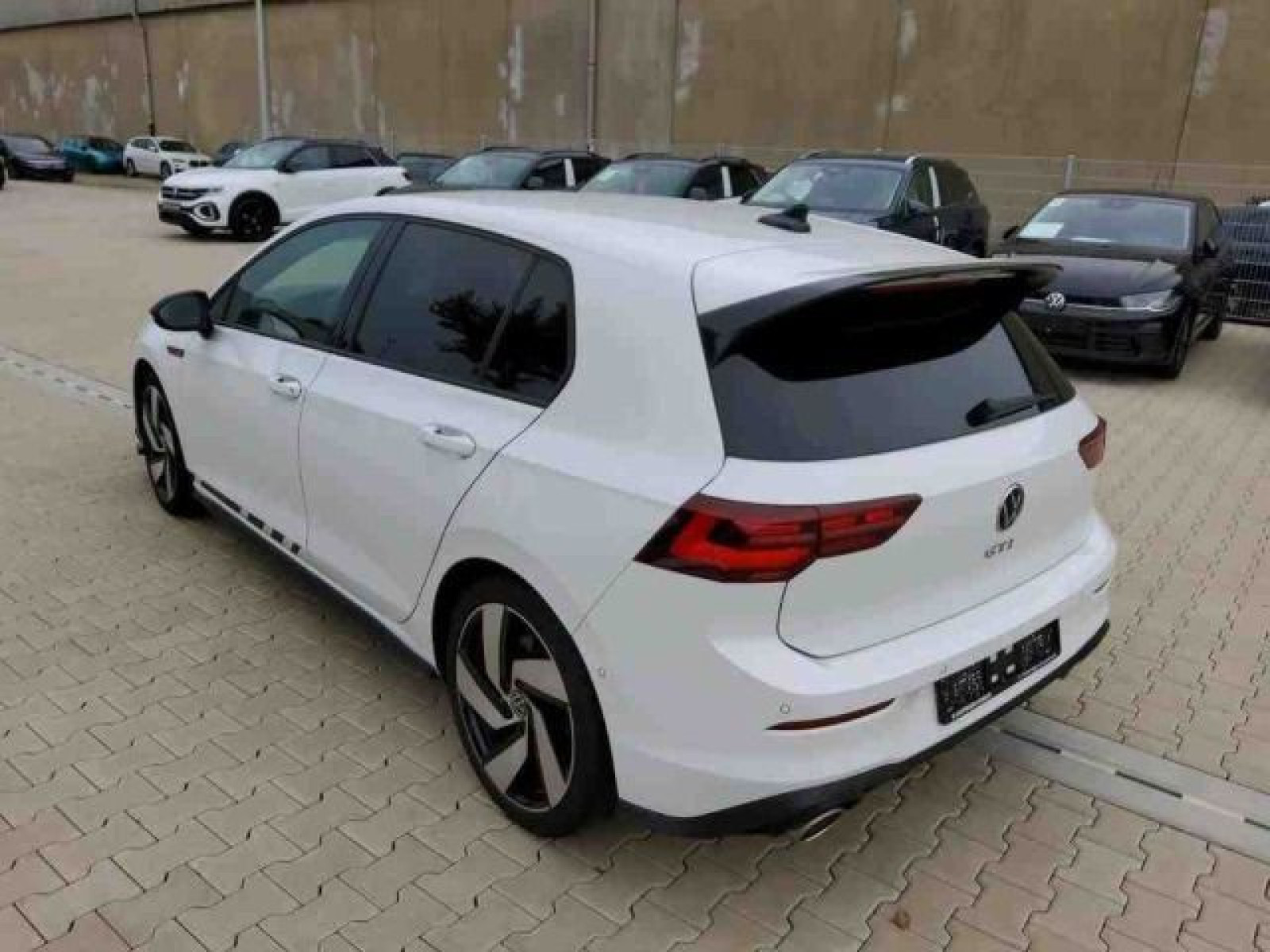 Volkswagen - Golf GTI_4