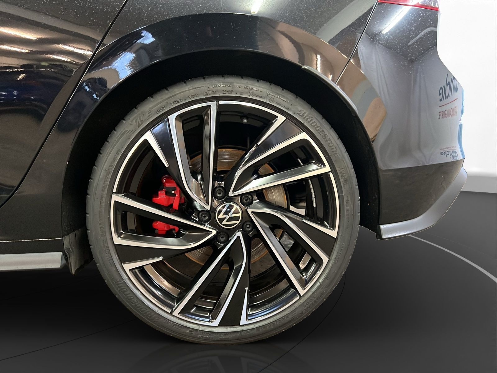 Volkswagen - Golf GTI_14