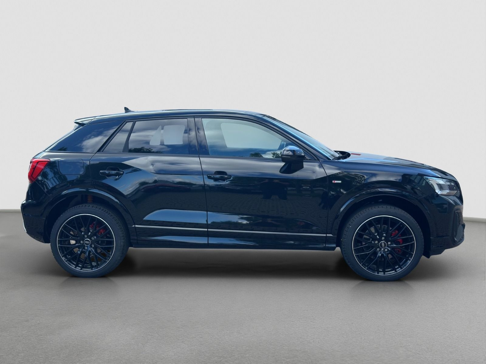 Audi - Q2_9