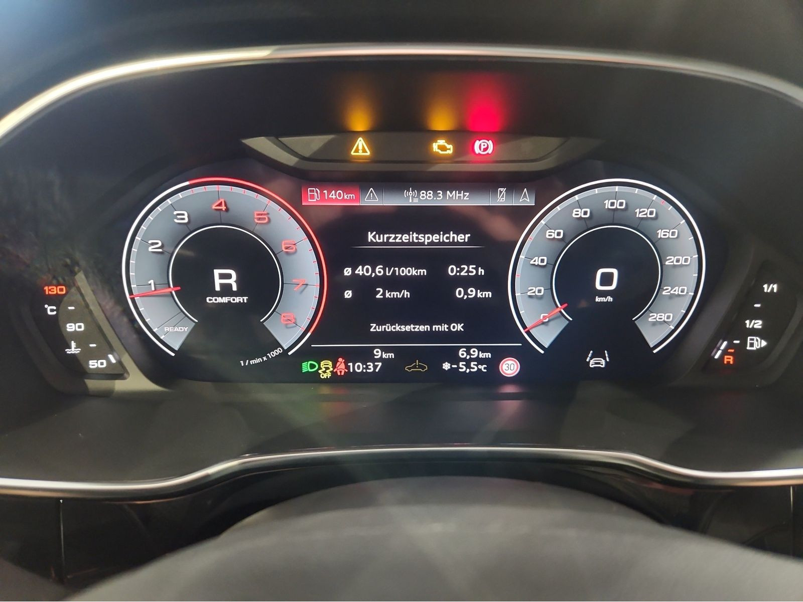 Audi - Q3_14