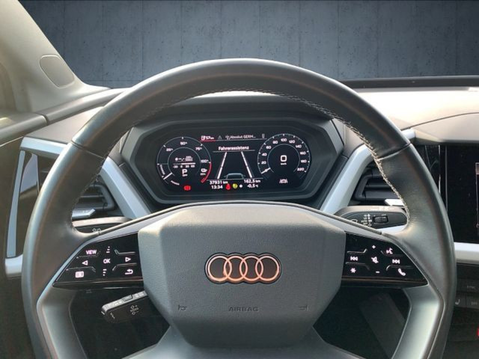 Audi - Q4 e-tron_12