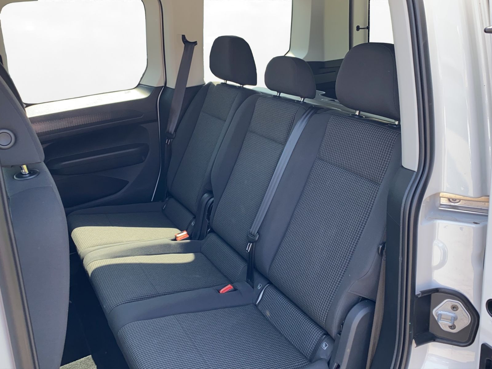 Volkswagen - Caddy_15