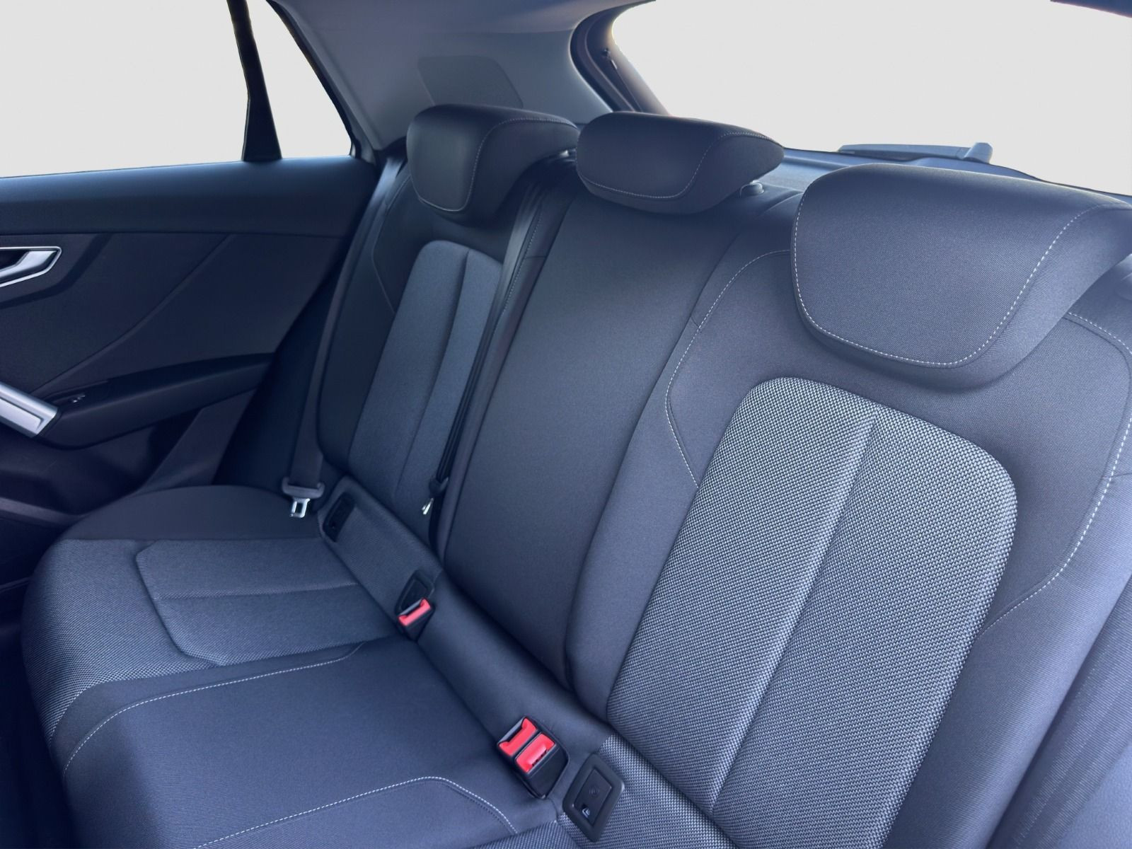 Audi - Q2_13
