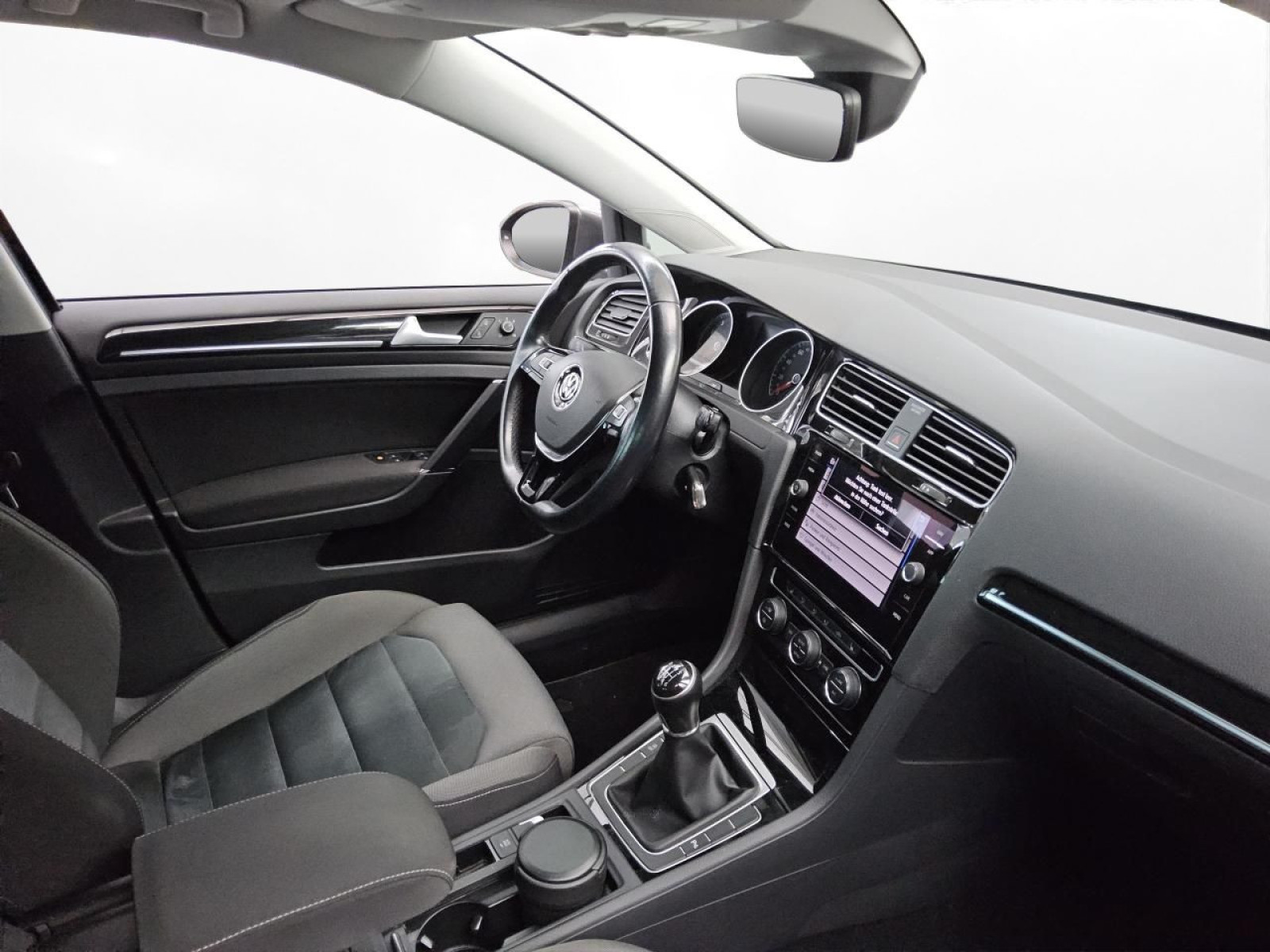 Volkswagen - Golf_5