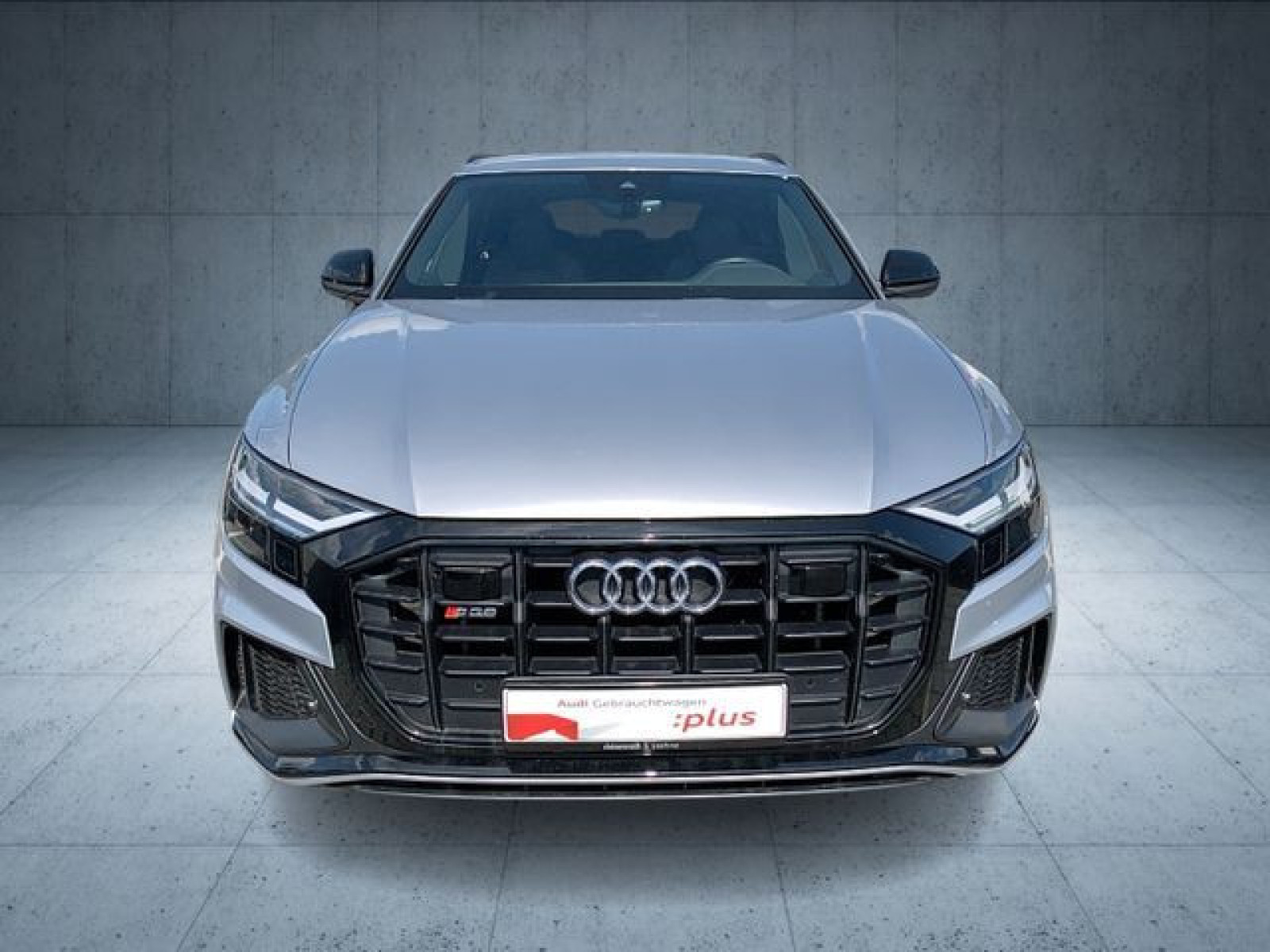 Audi - SQ8_11