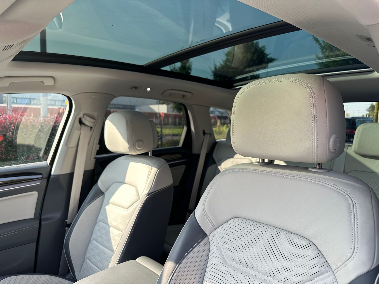 Volkswagen - Touareg_11