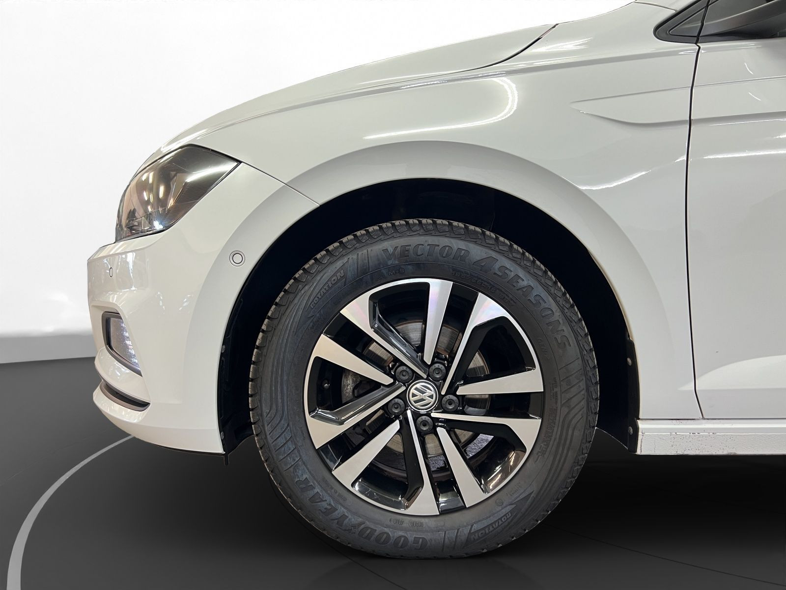 Volkswagen - Polo_13
