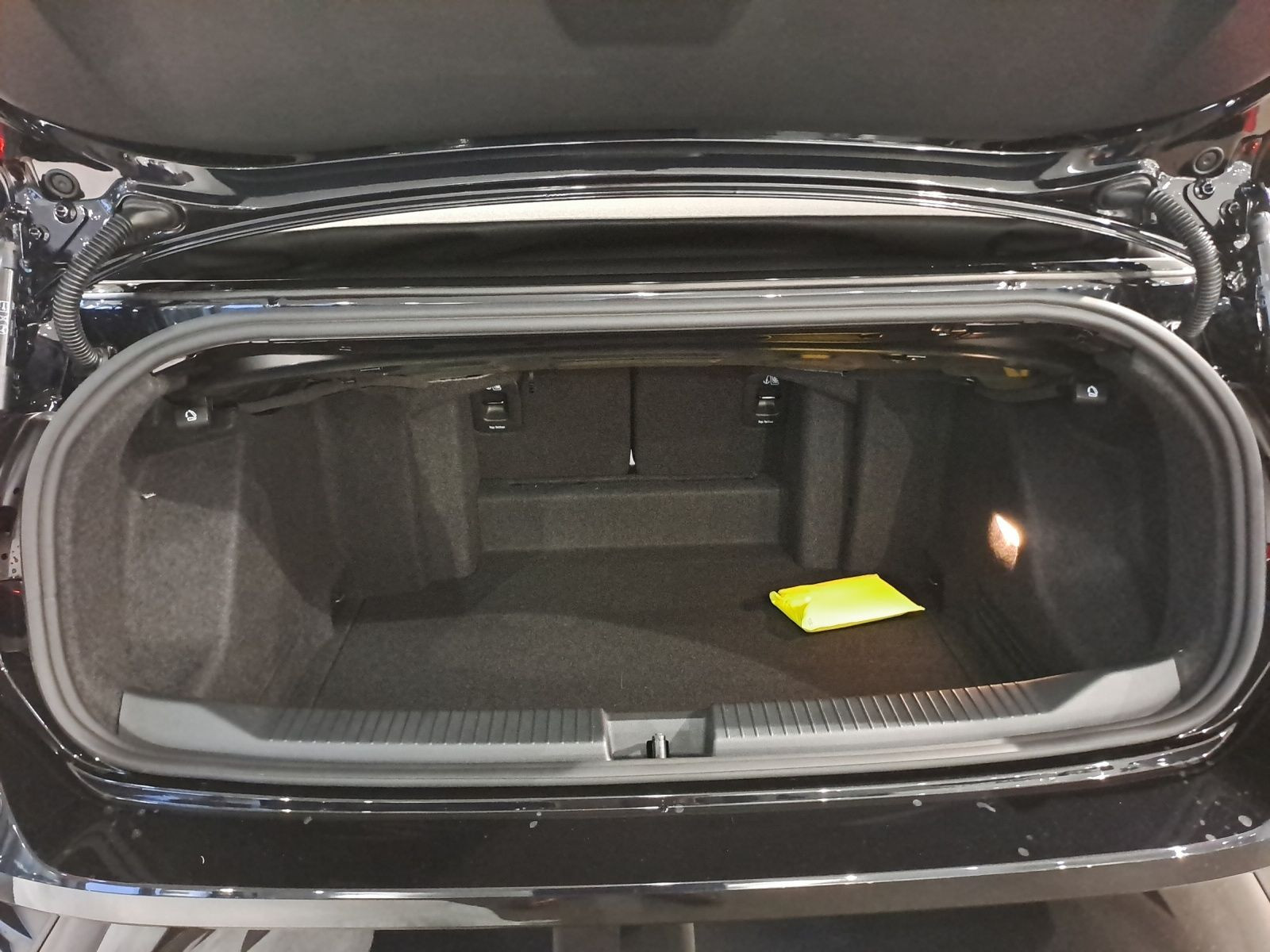 Volkswagen - T-Roc Cabriolet_19