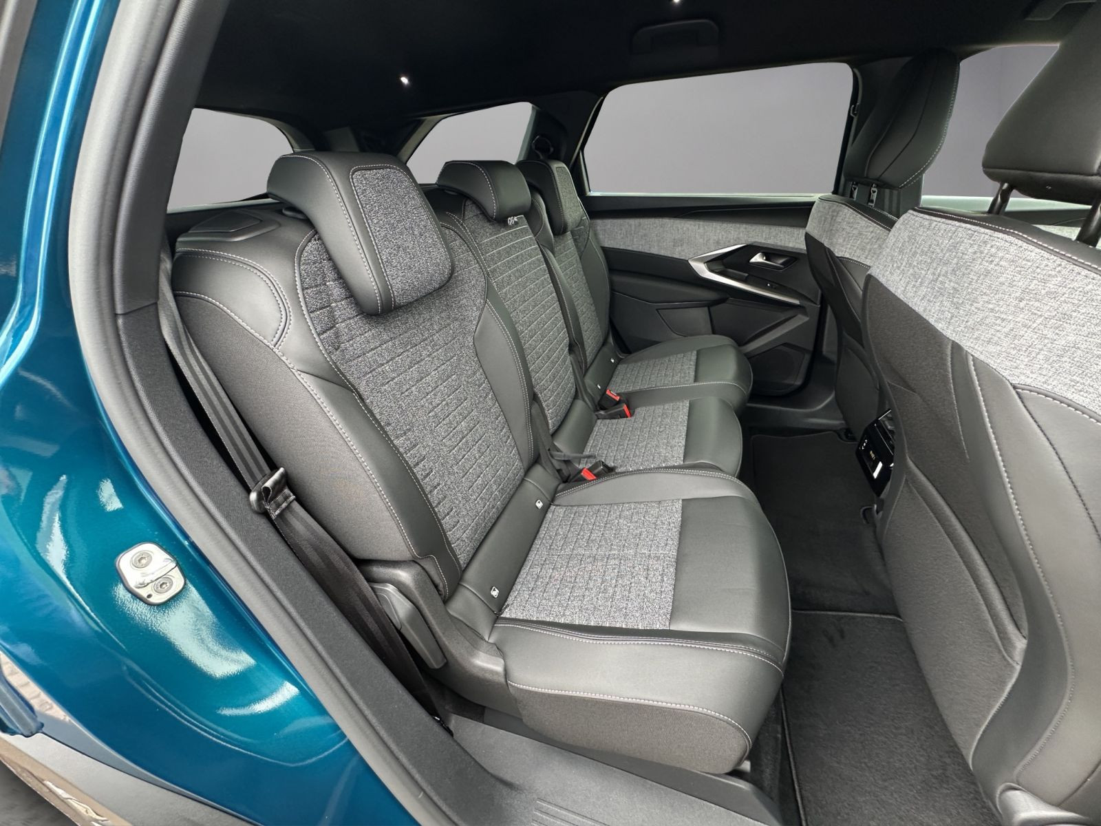 Peugeot - 5008_19