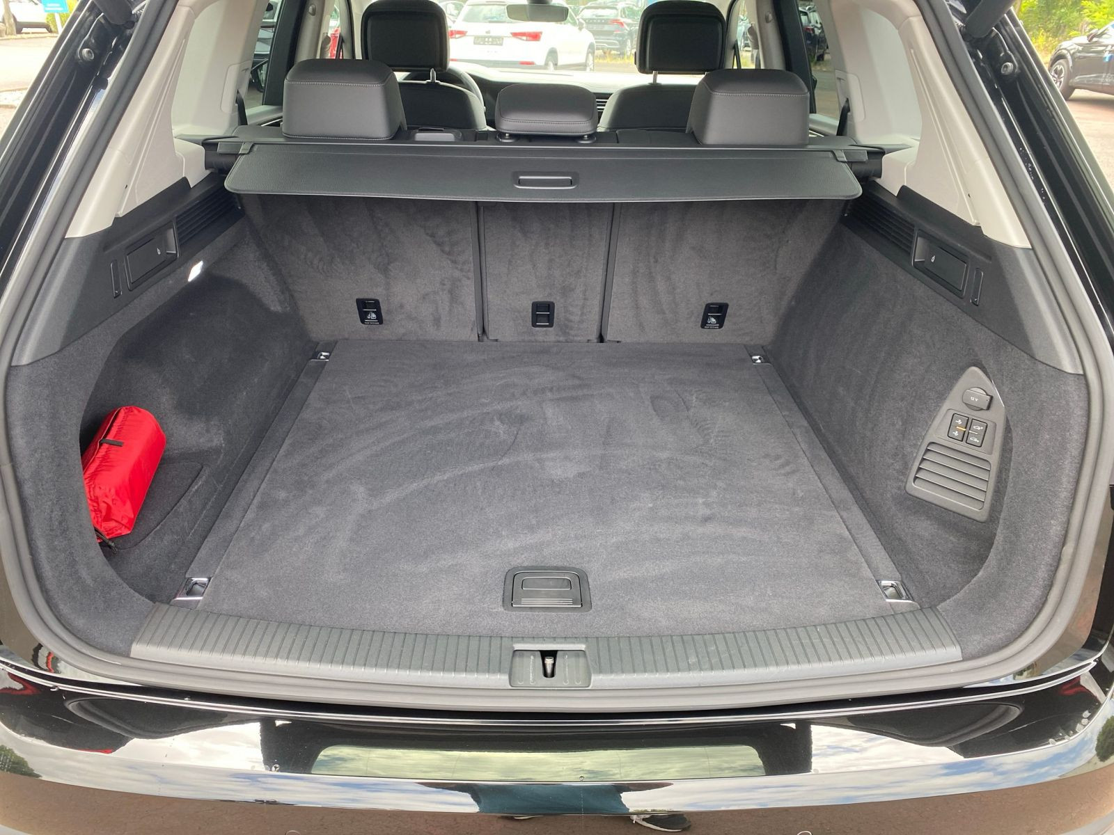 Volkswagen - Touareg_17