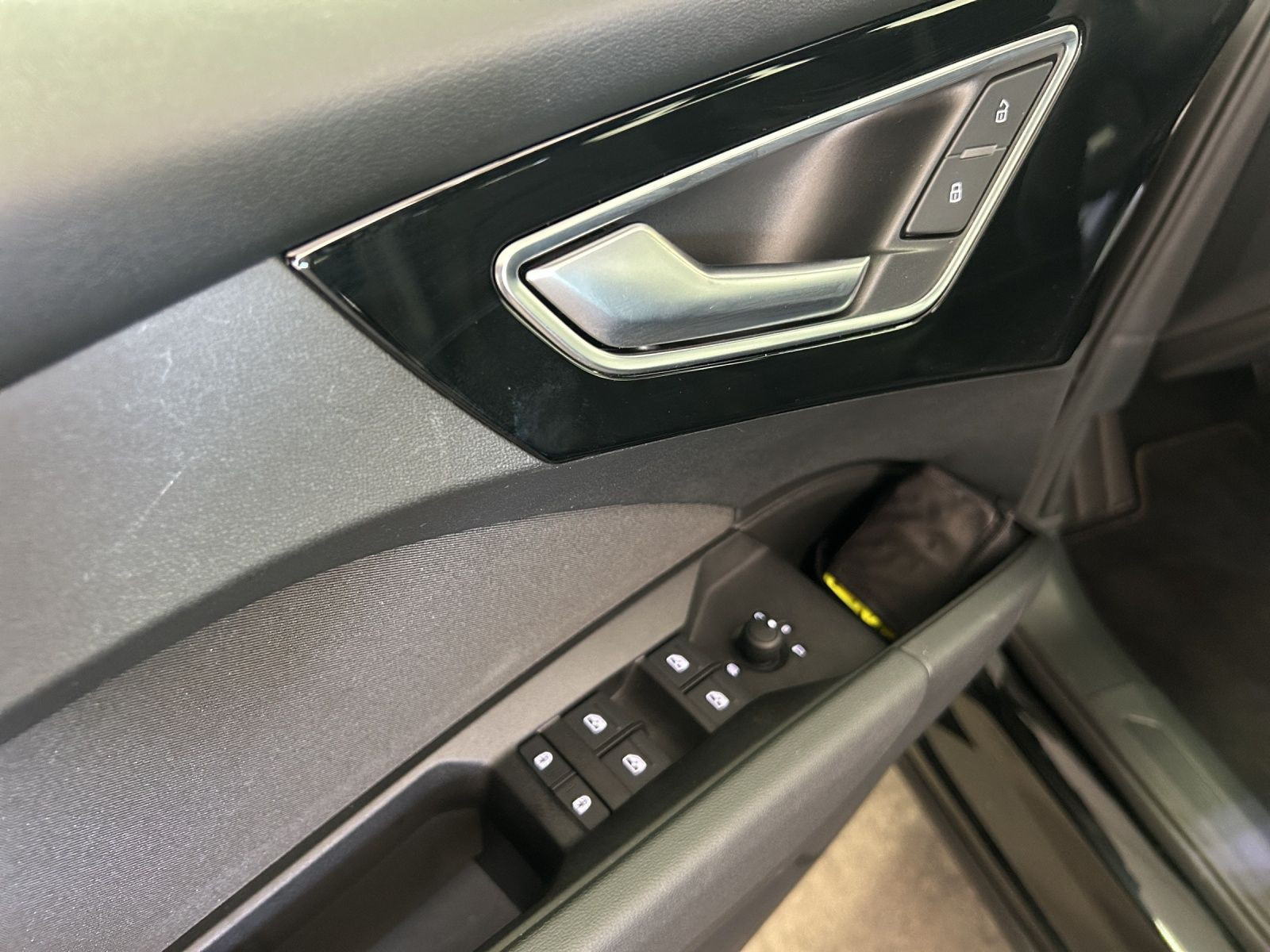 Audi - Q4 e-tron_12