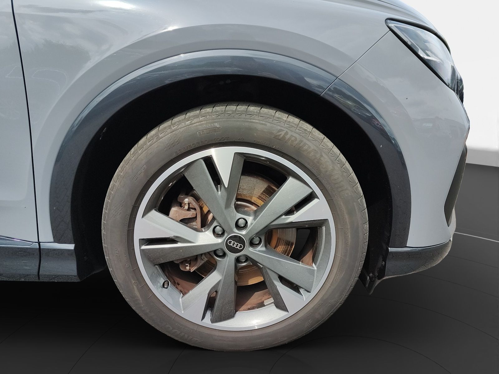 Audi - Q4 e-tron_13