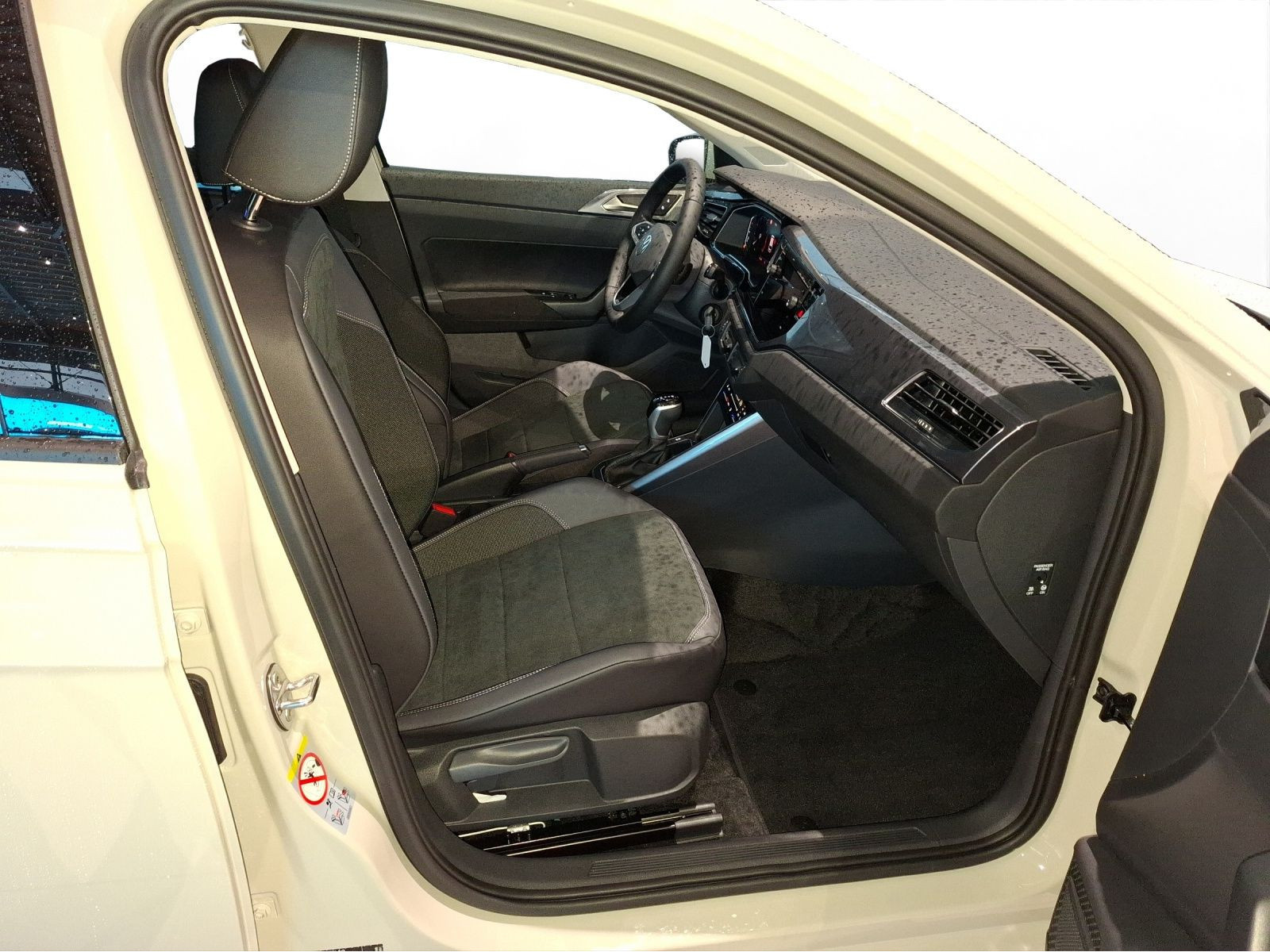 Volkswagen - Polo_12