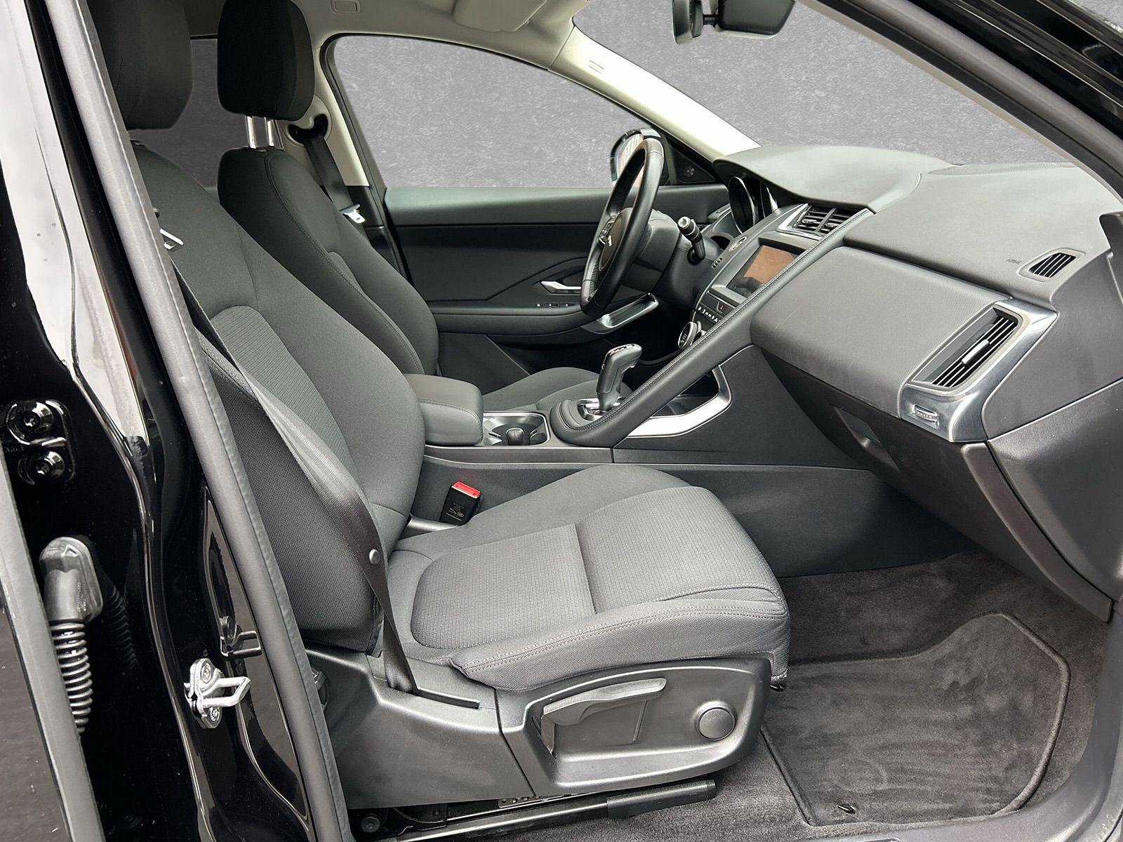 Jaguar - E-Pace_3 Jaguar - E-Pace_3