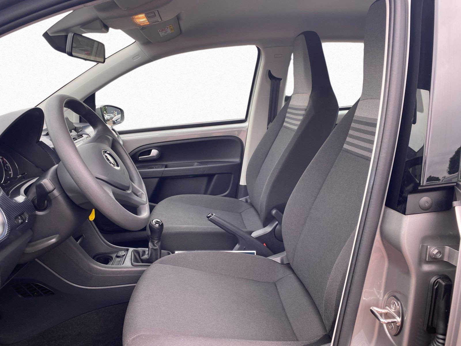 Volkswagen - up!_8