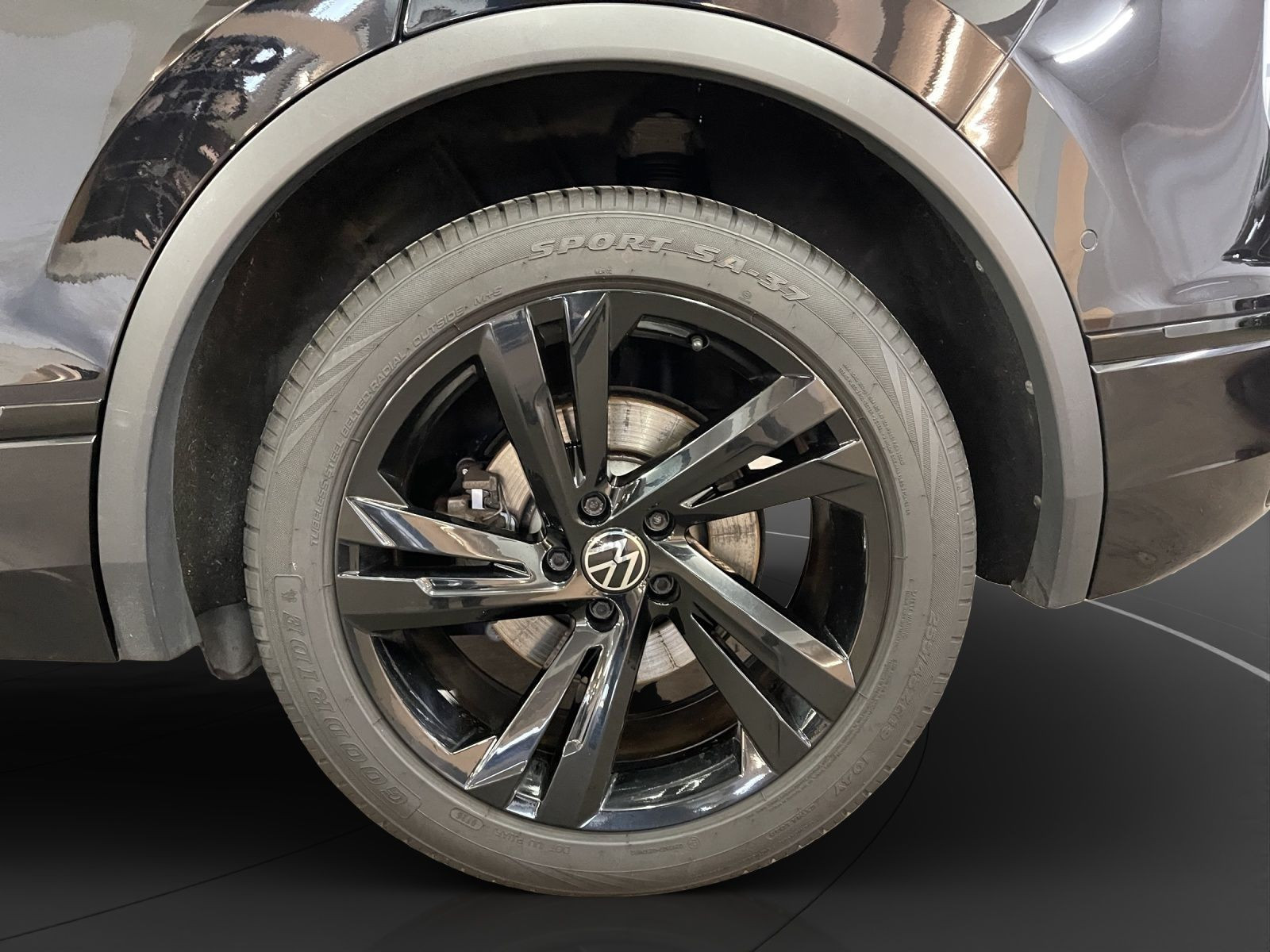 Volkswagen - Tiguan_14