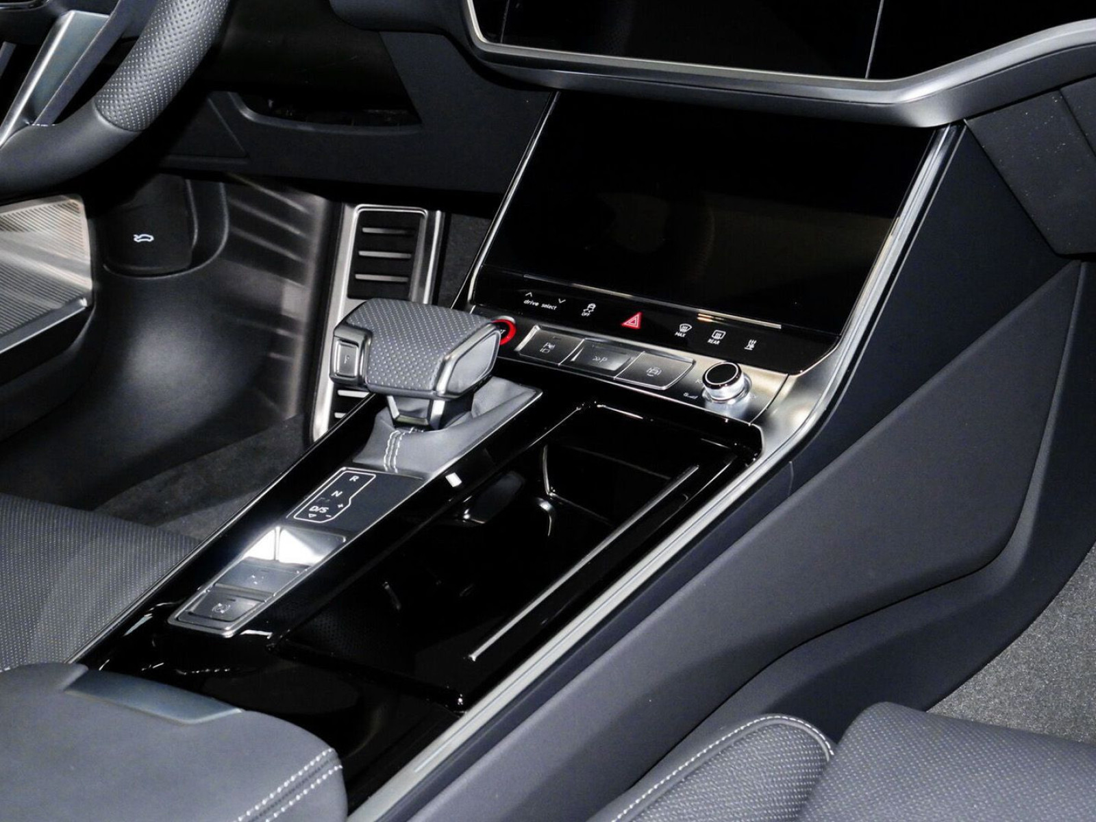 Audi - S6_8