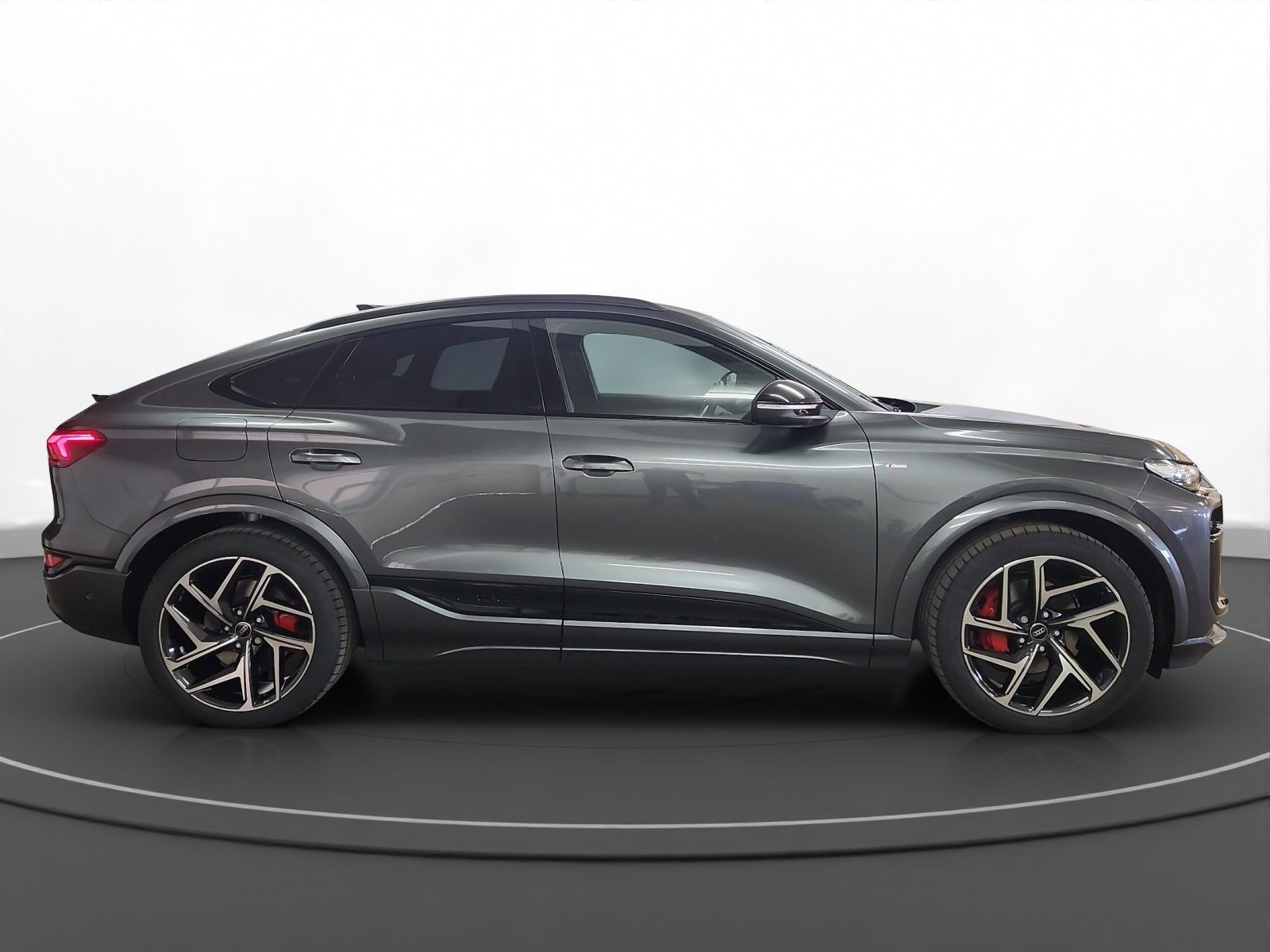 Audi - Q6 Sportback e-tron_5