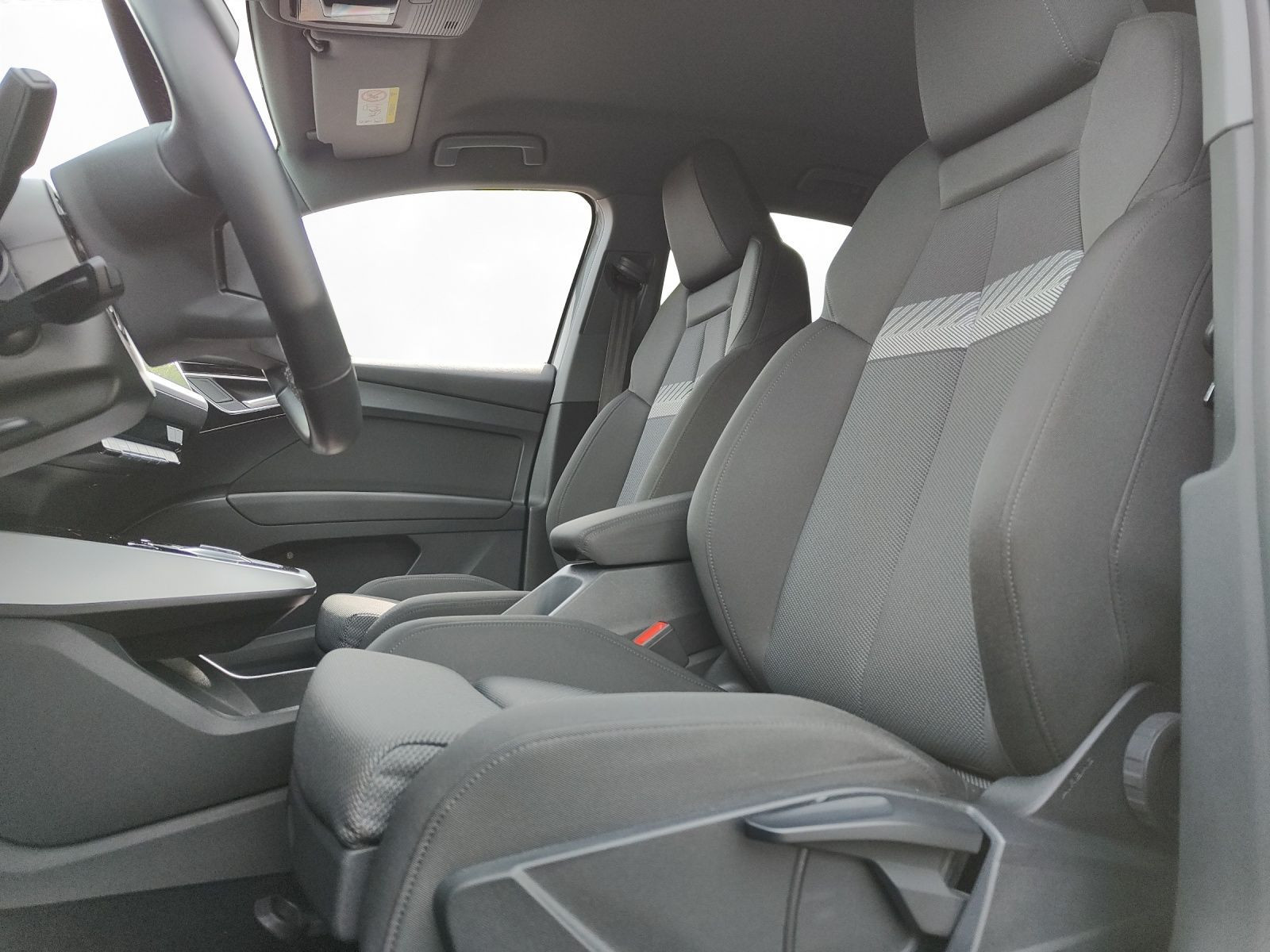 Audi - Q4 e-tron_4