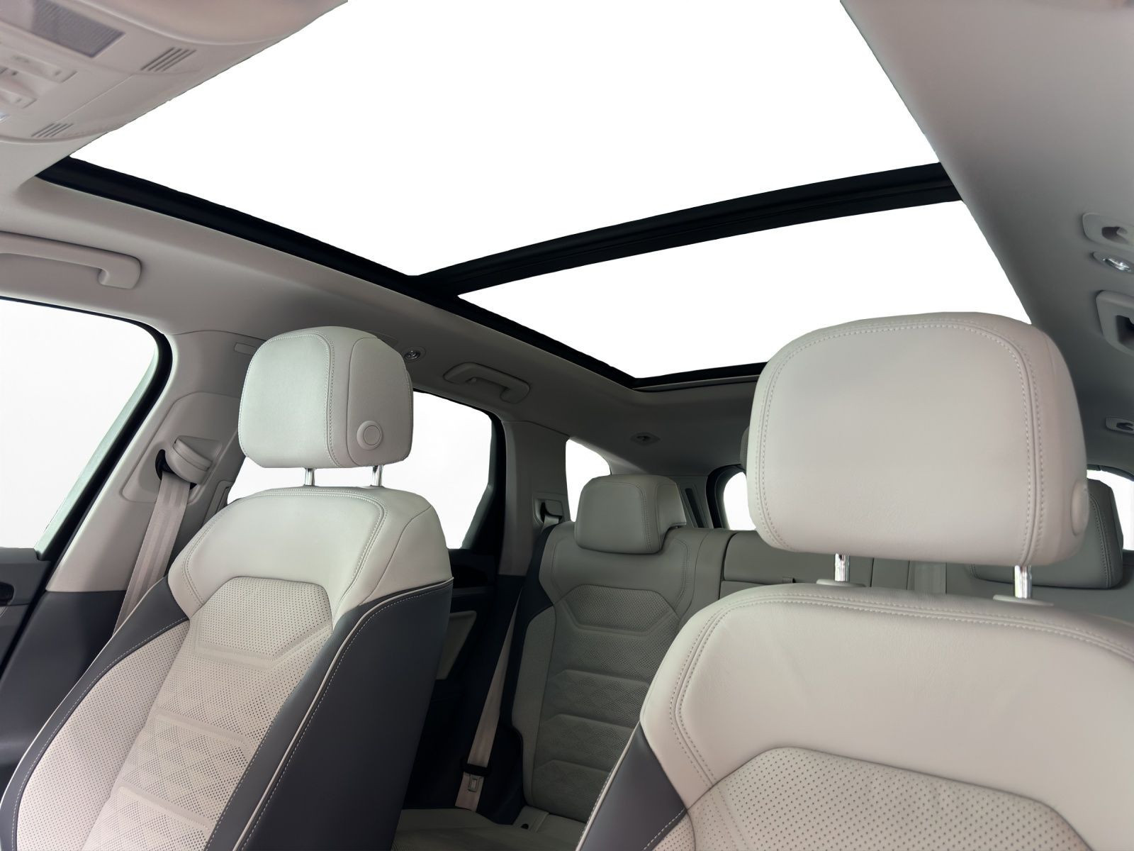 Volkswagen - Touareg_12