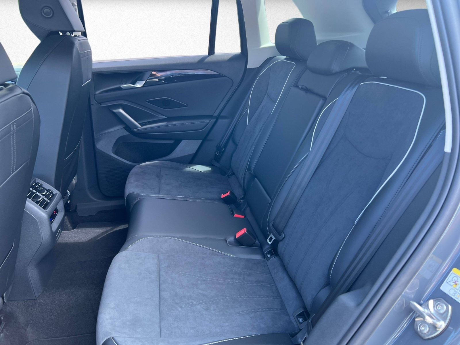 Volkswagen - Tiguan_12