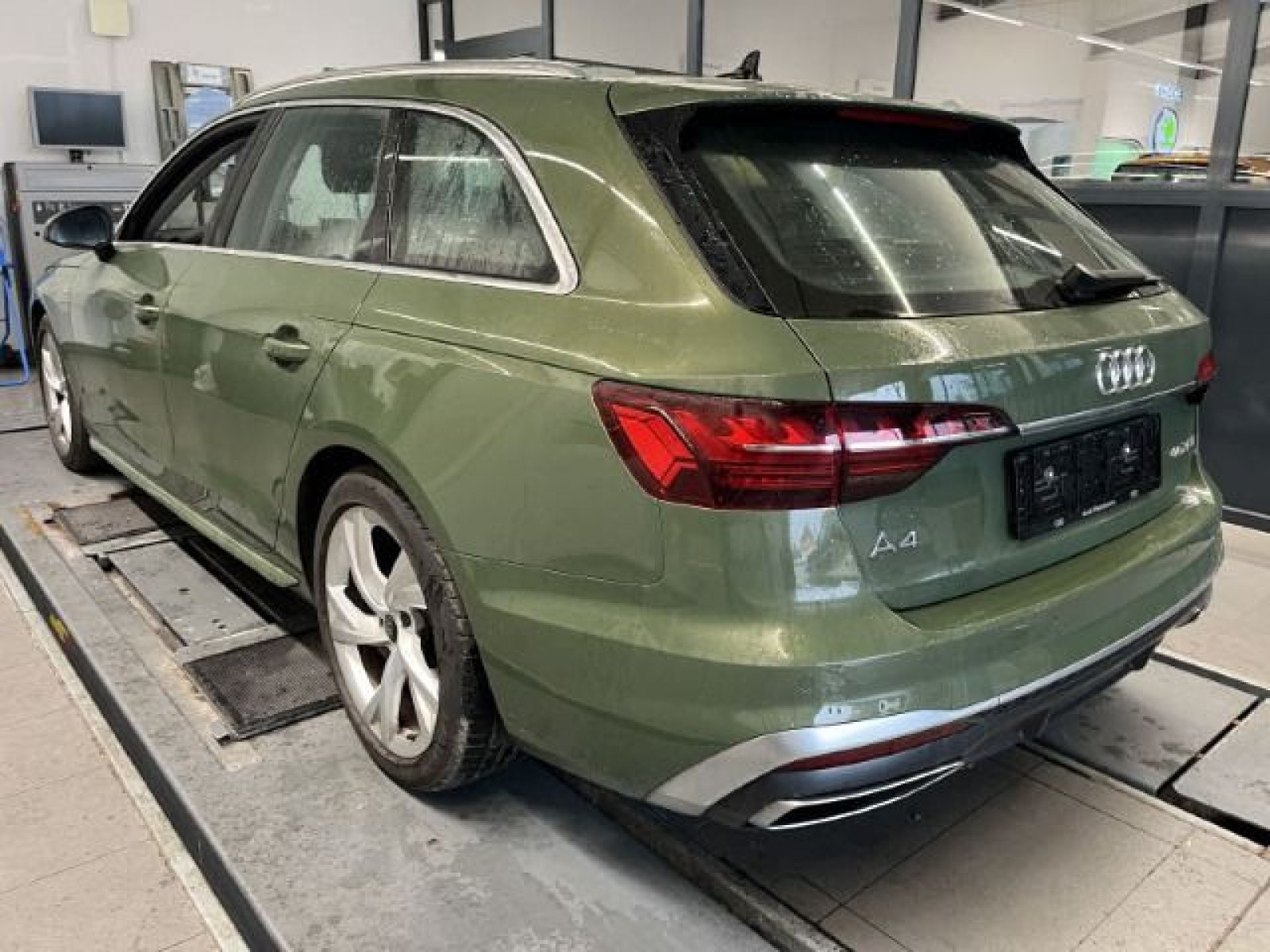 Audi - A4 Avant_16