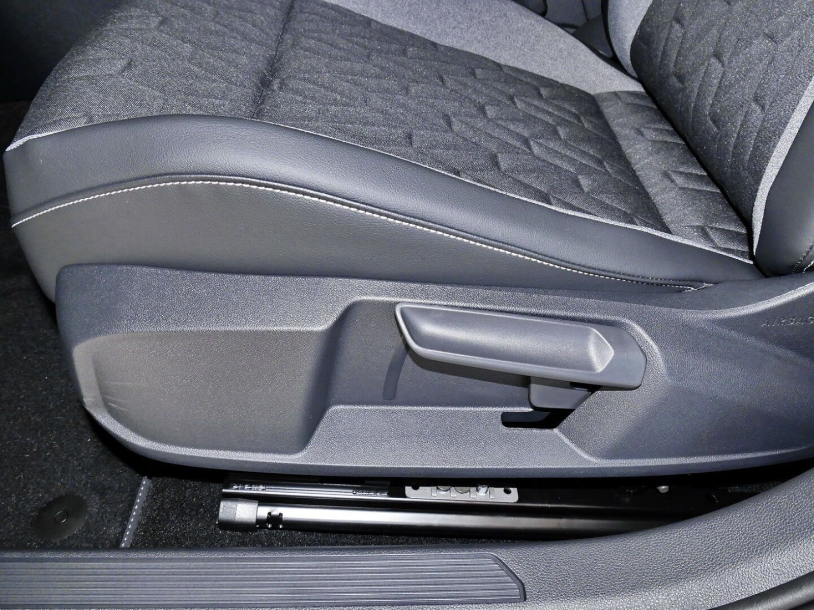Volkswagen - Golf_11