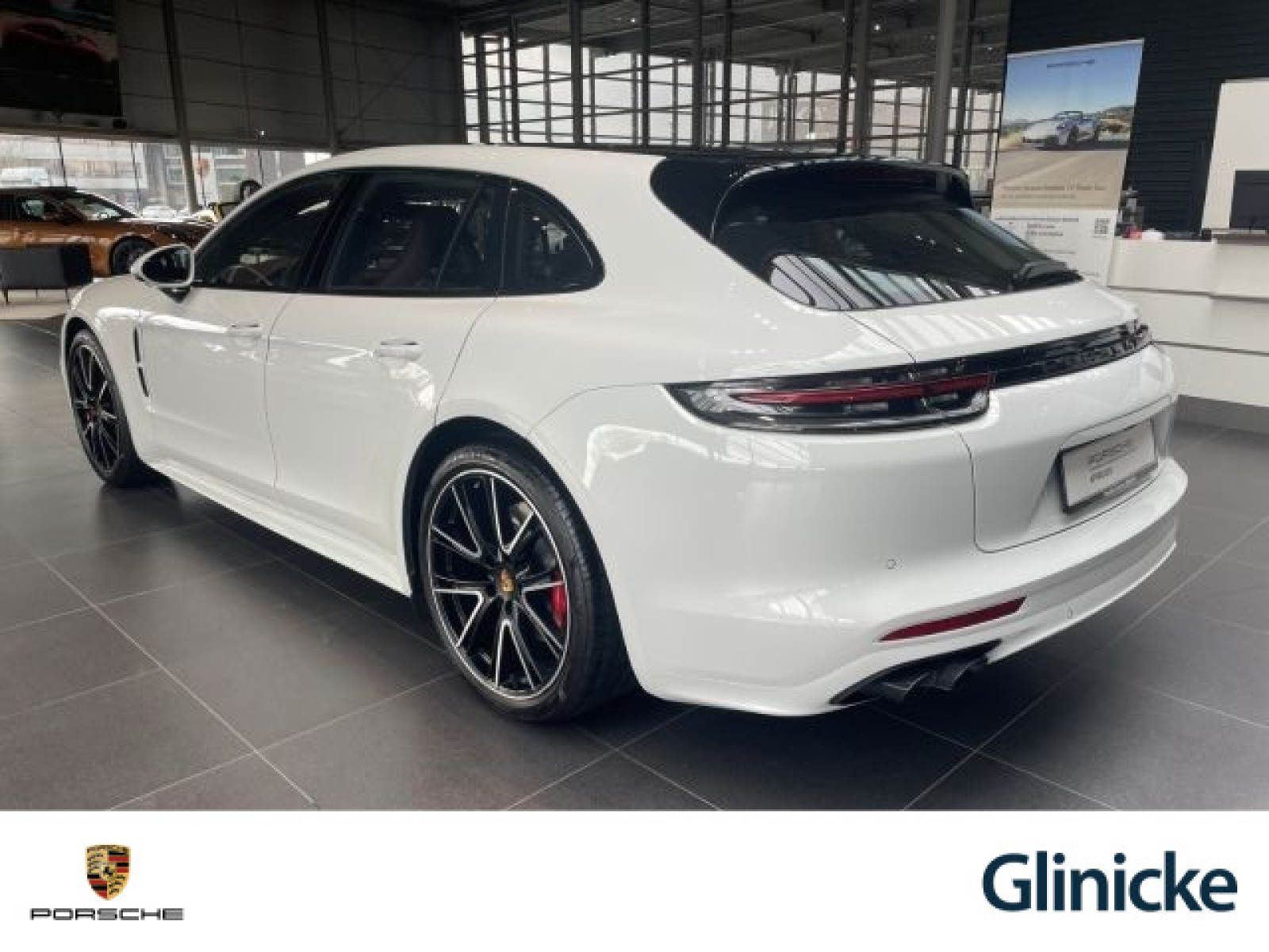 Porsche - Panamera_3