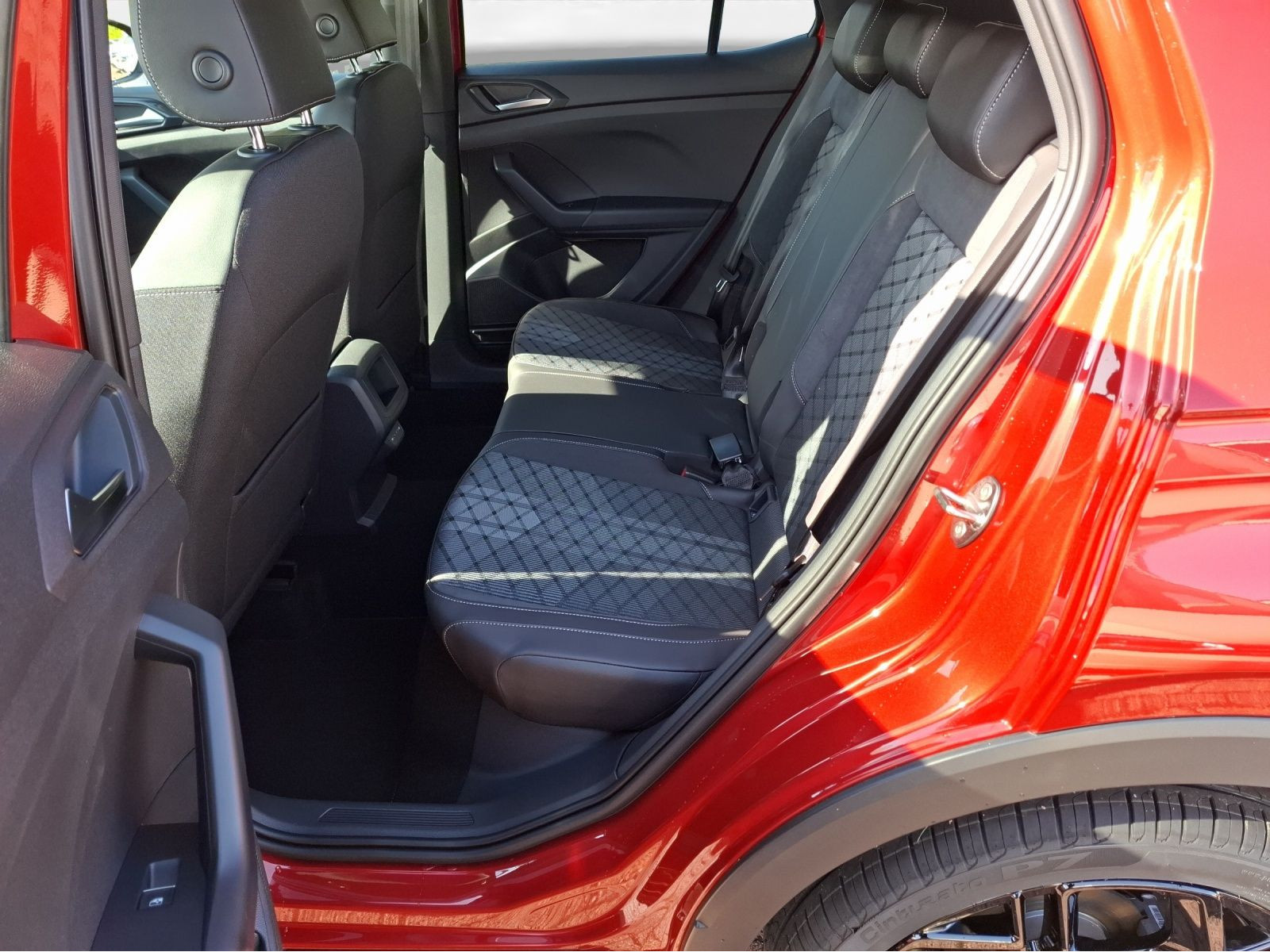 Volkswagen - T-Cross_5