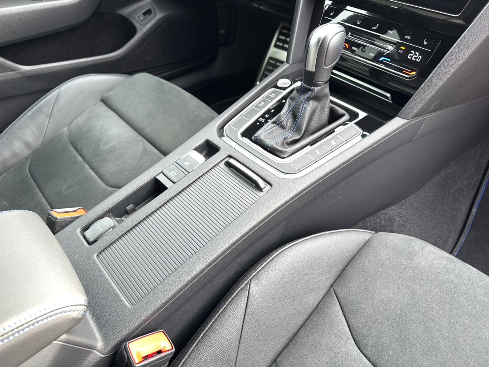 Volkswagen - Arteon_21