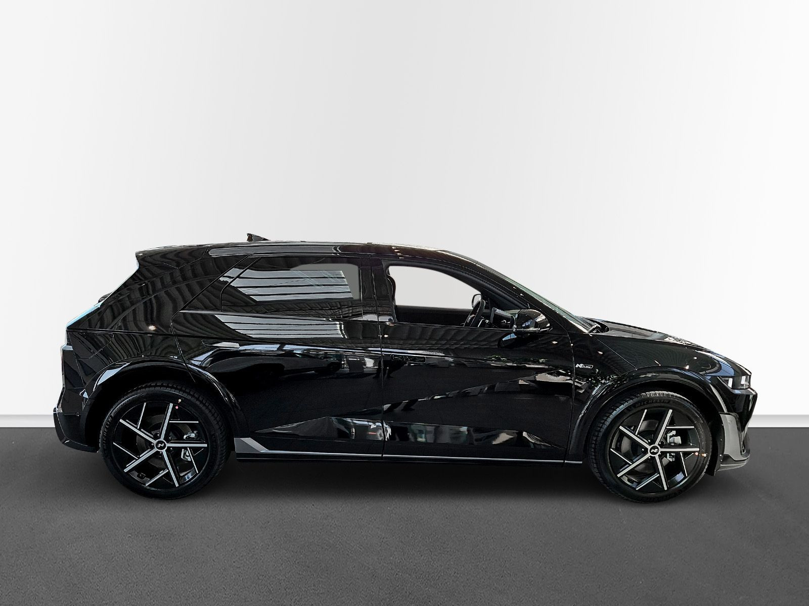 Hyundai - IONIQ 5_3
