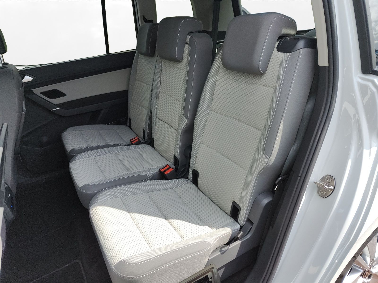 Volkswagen - Touran_6