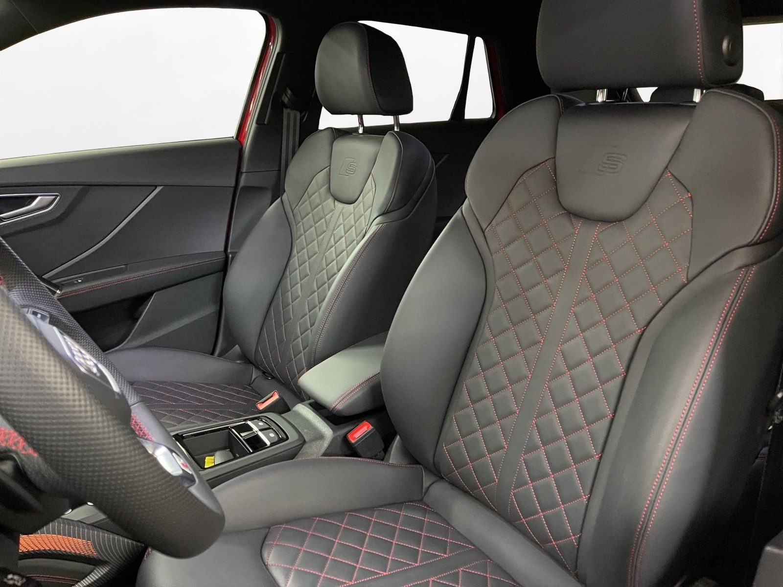 Audi - Q2_15