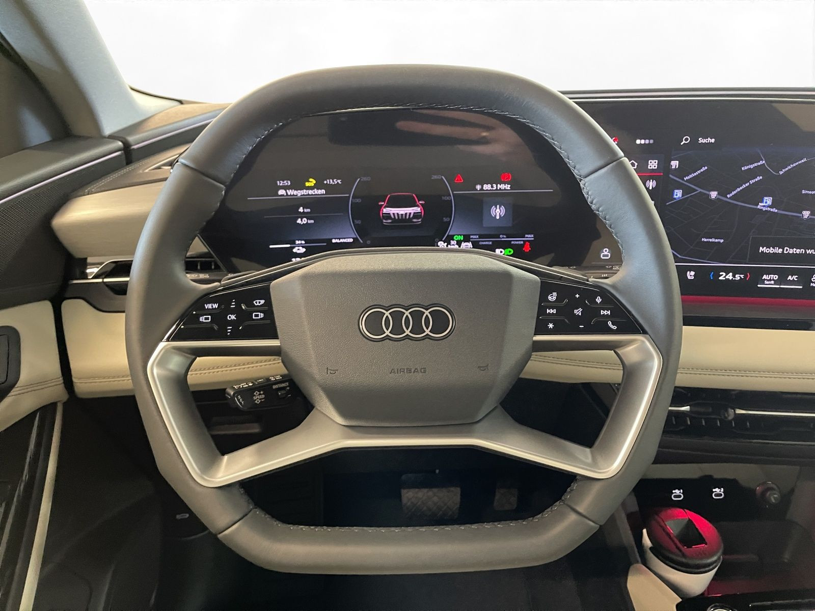Audi - Q6 SUV e-tron_16