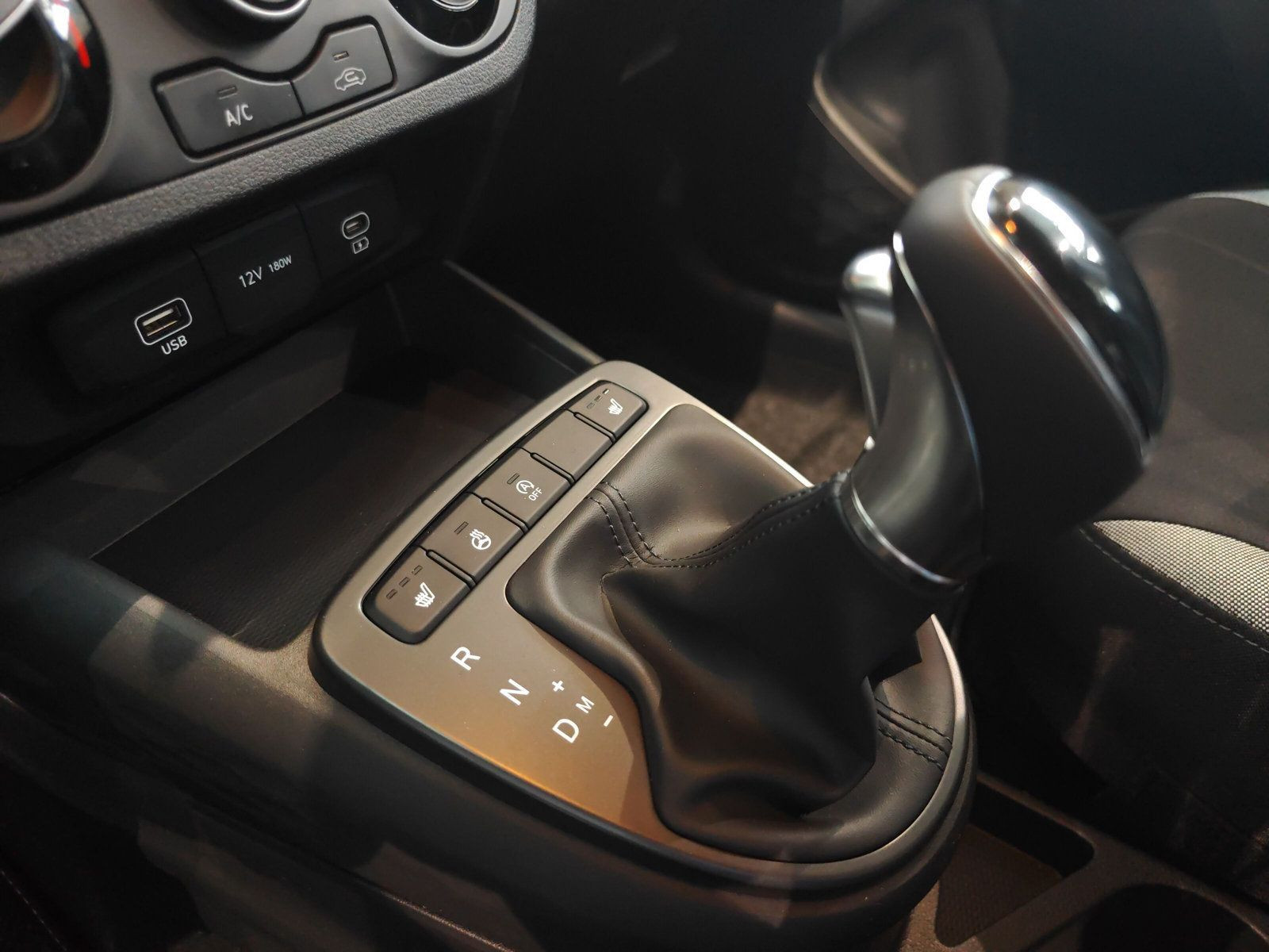 Hyundai - i10_11