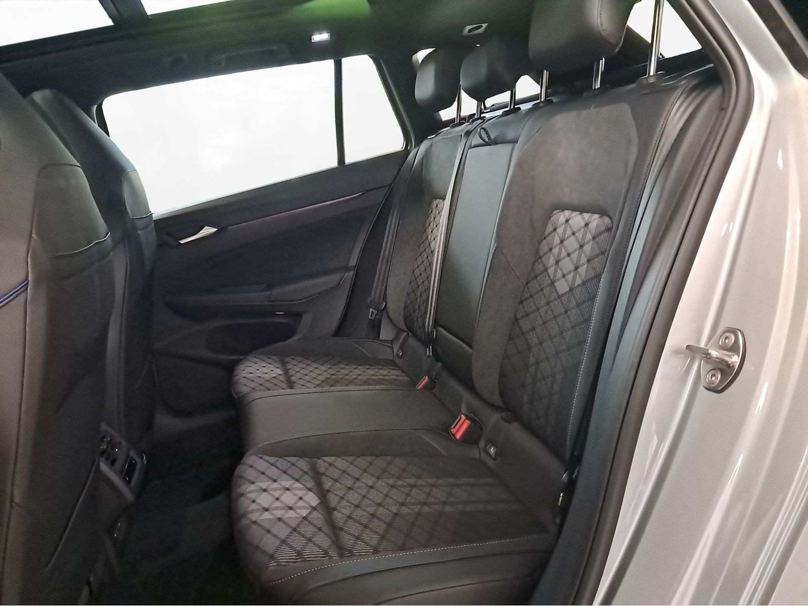 Volkswagen - Golf Variant_11