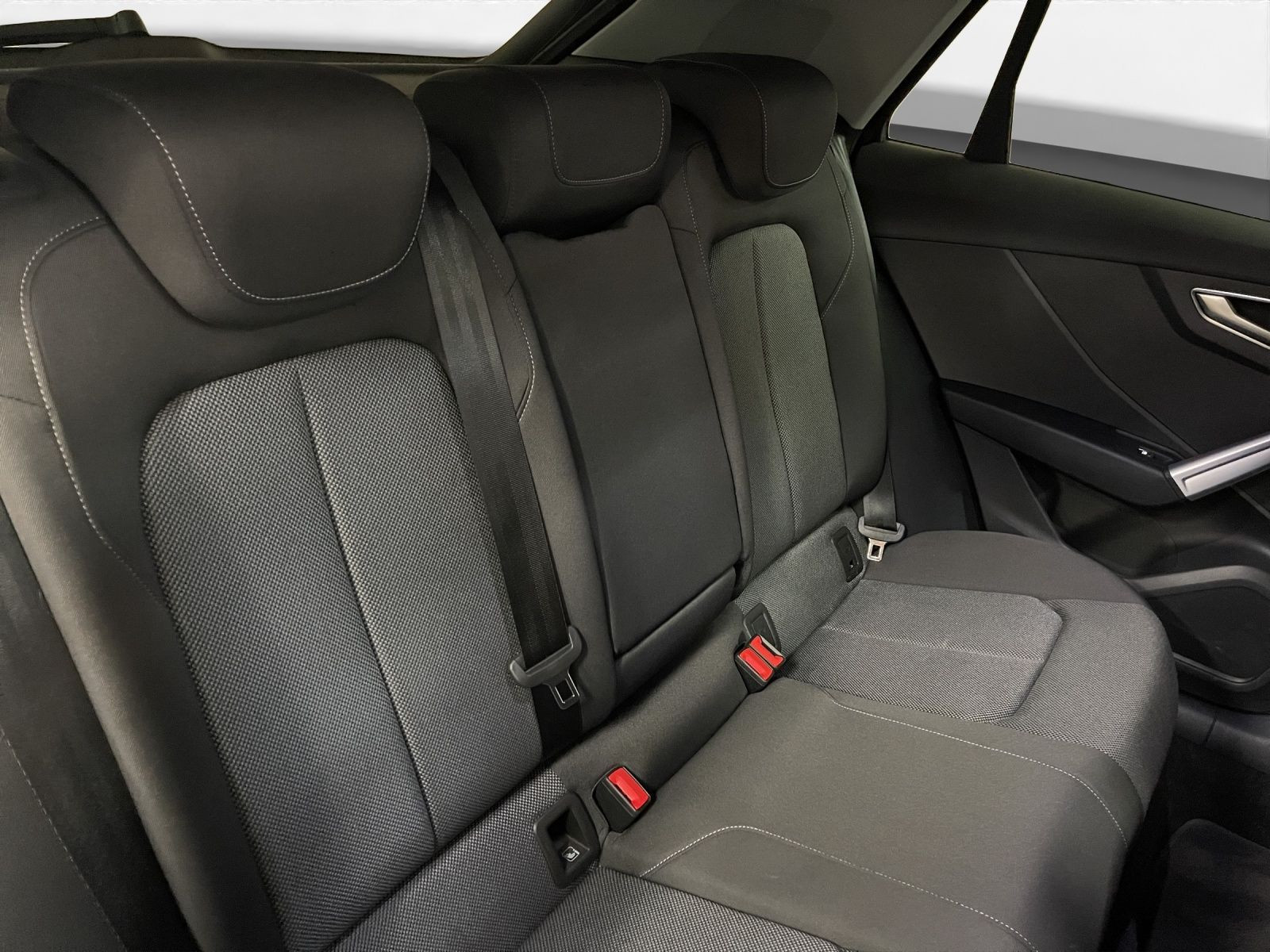 Audi - Q2_19